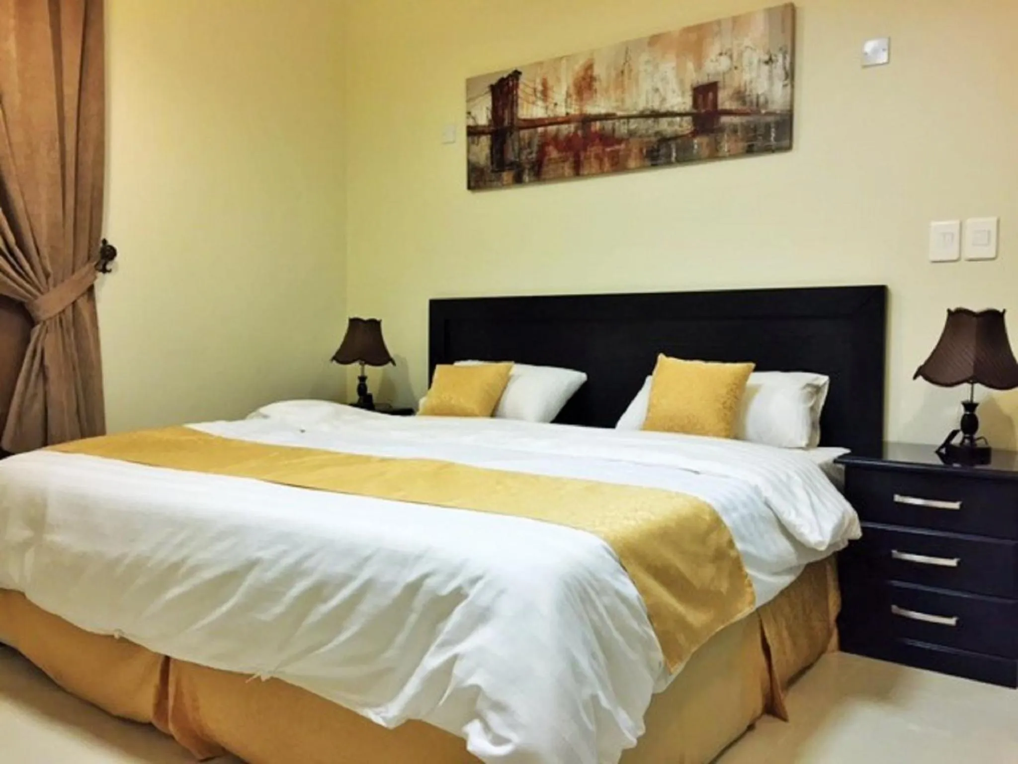 Bed in Hona Al Holm Furnished Units