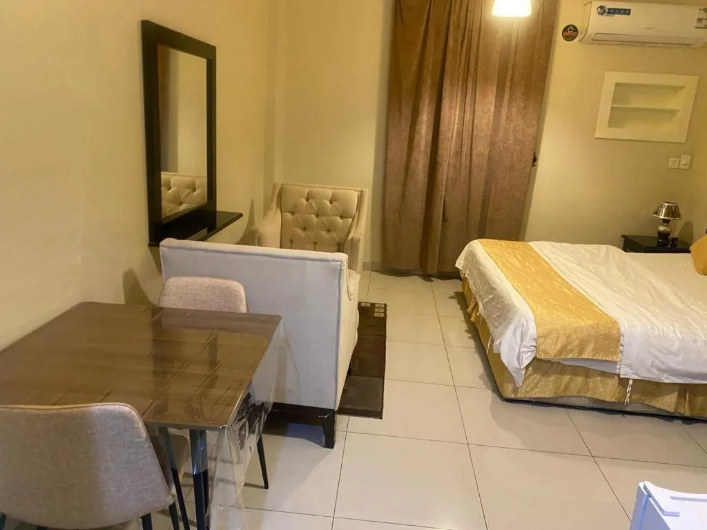 Bed in Hona Al Holm Furnished Units