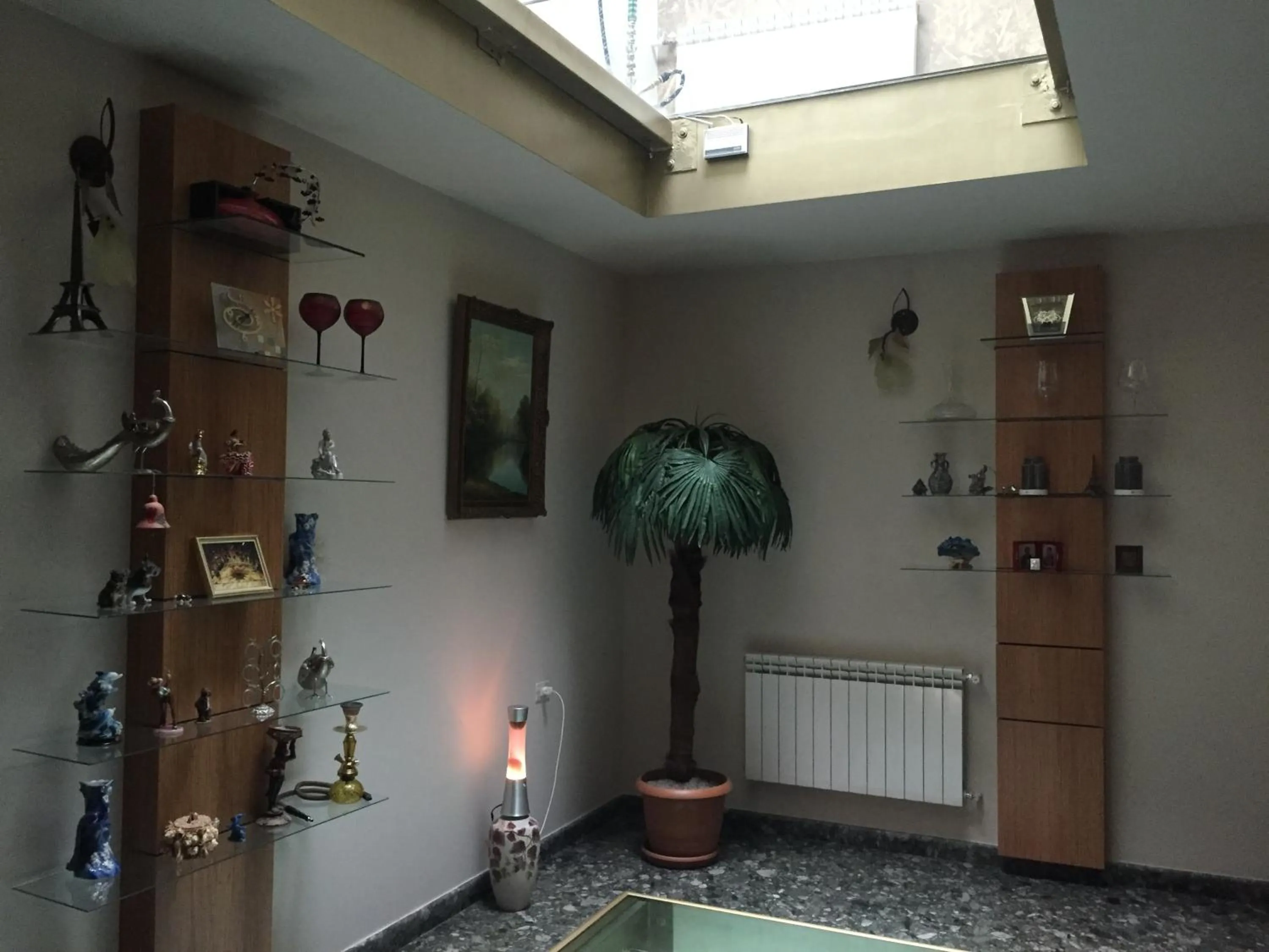 Communal lounge/ TV room in Art Hotel Yerevan