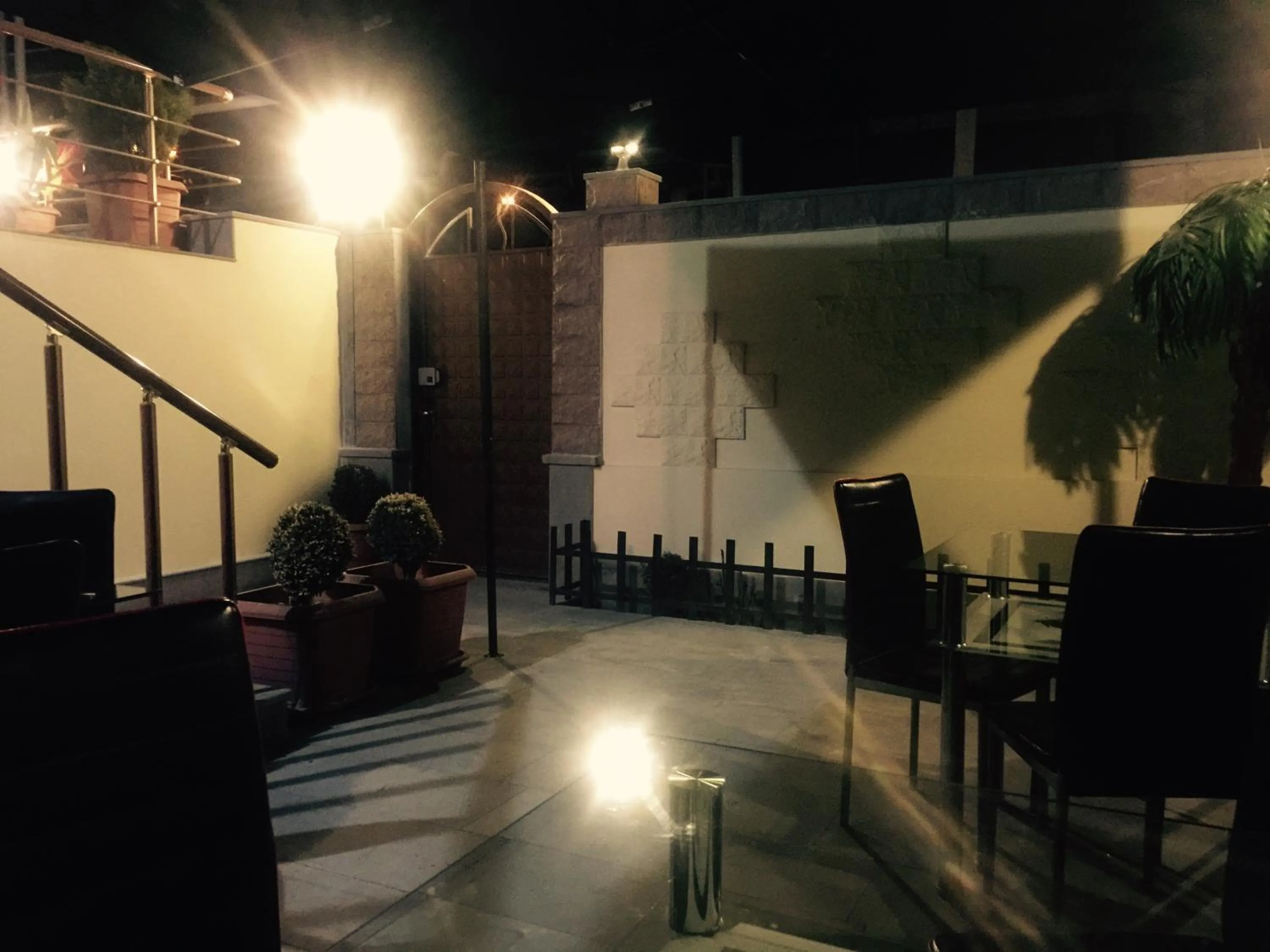 Restaurant/places to eat in Art Hotel Yerevan