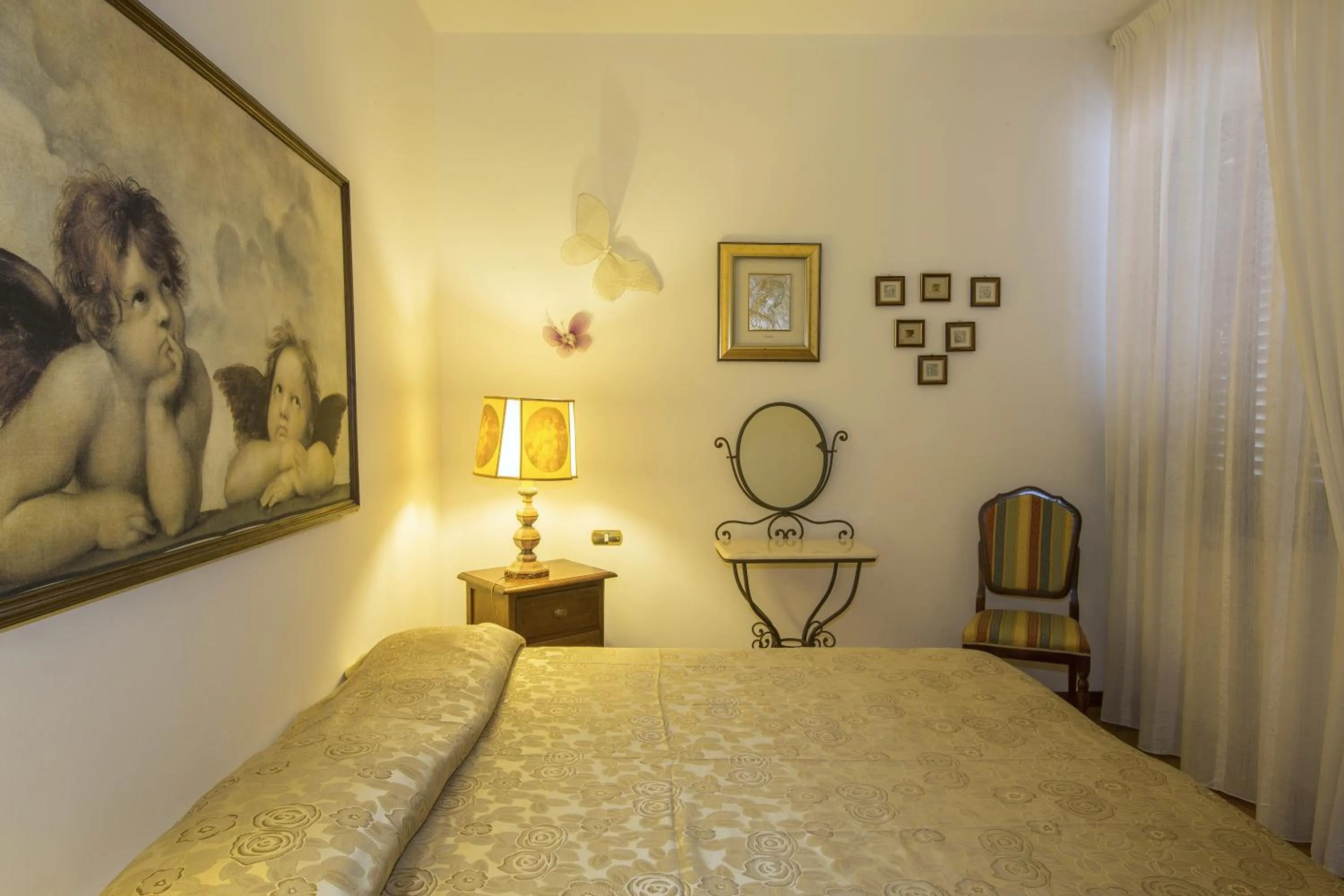 Photo of the whole room, Bed in La Casa di Gigliola