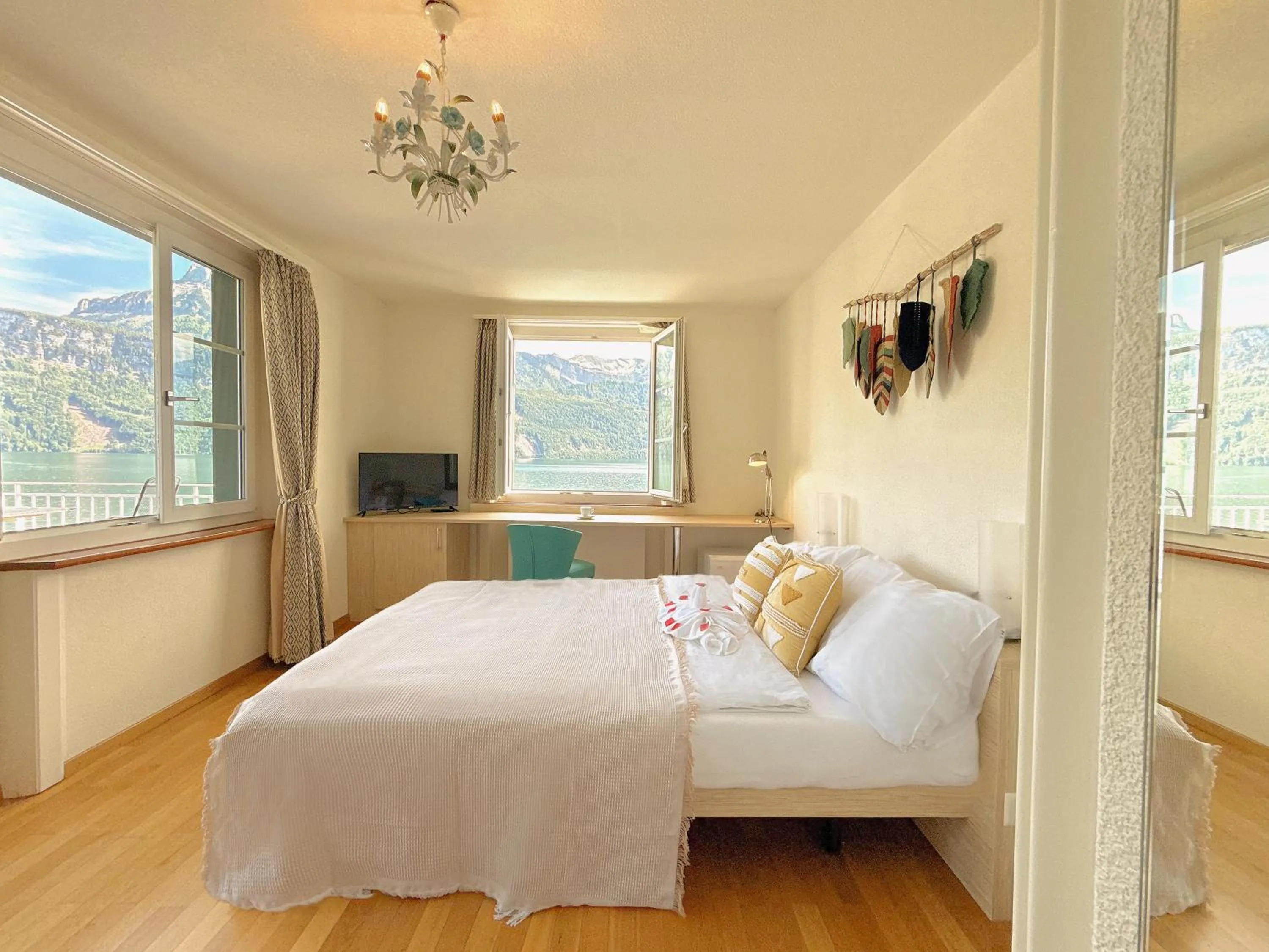 Photo of the whole room, Bed in Seehotel Schwert