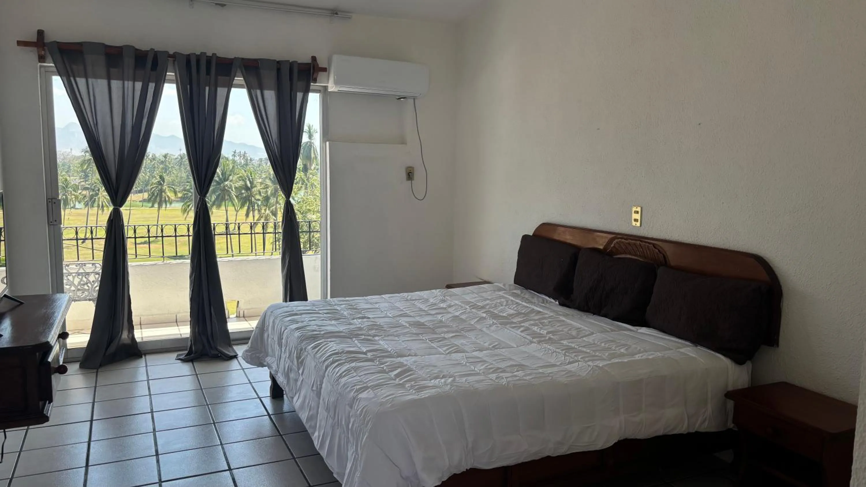 Double or Twin Room - single occupancy in Hotel Costa Bugambilias