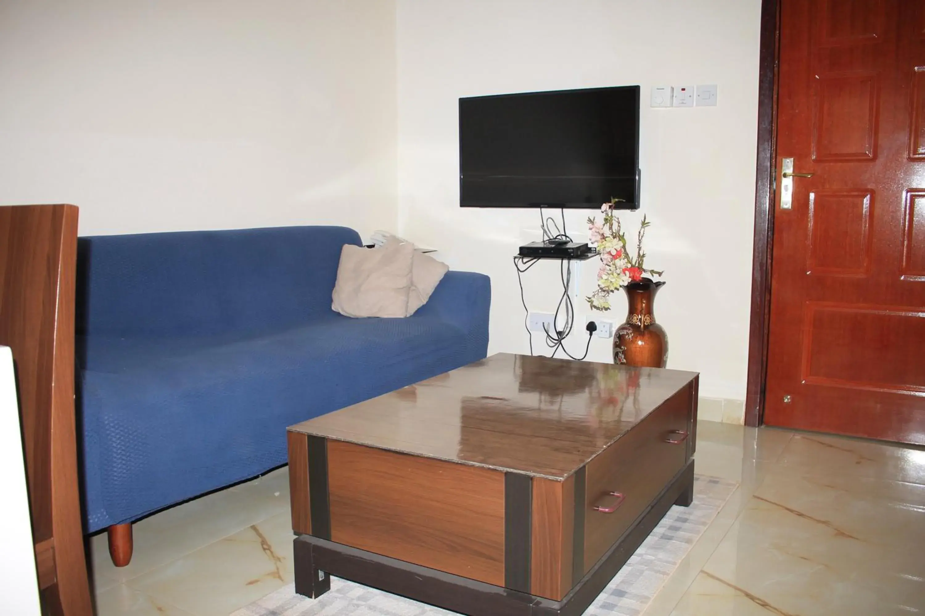 Two-Bedroom Apartment in Akkwa Suites Official Two-Bedroom Apartment in Akkwa Suites Official