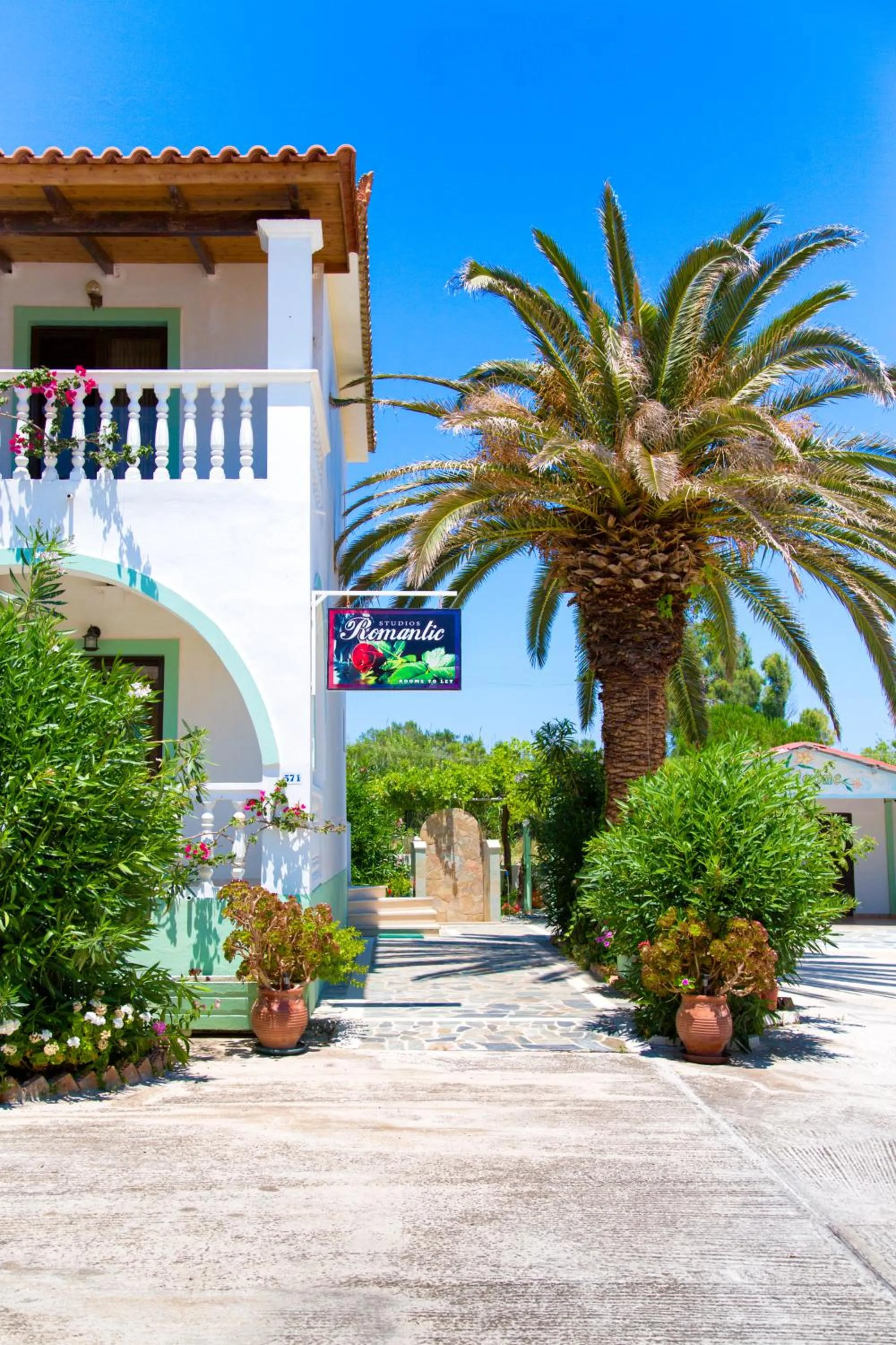 Facade/entrance in Romantic Studios