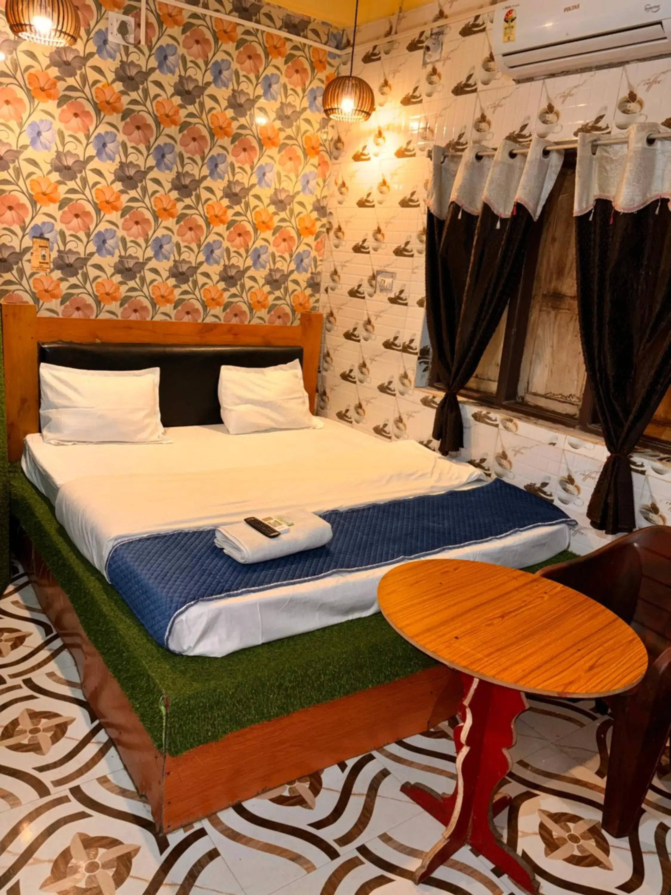 Plush hotels Plush hotels