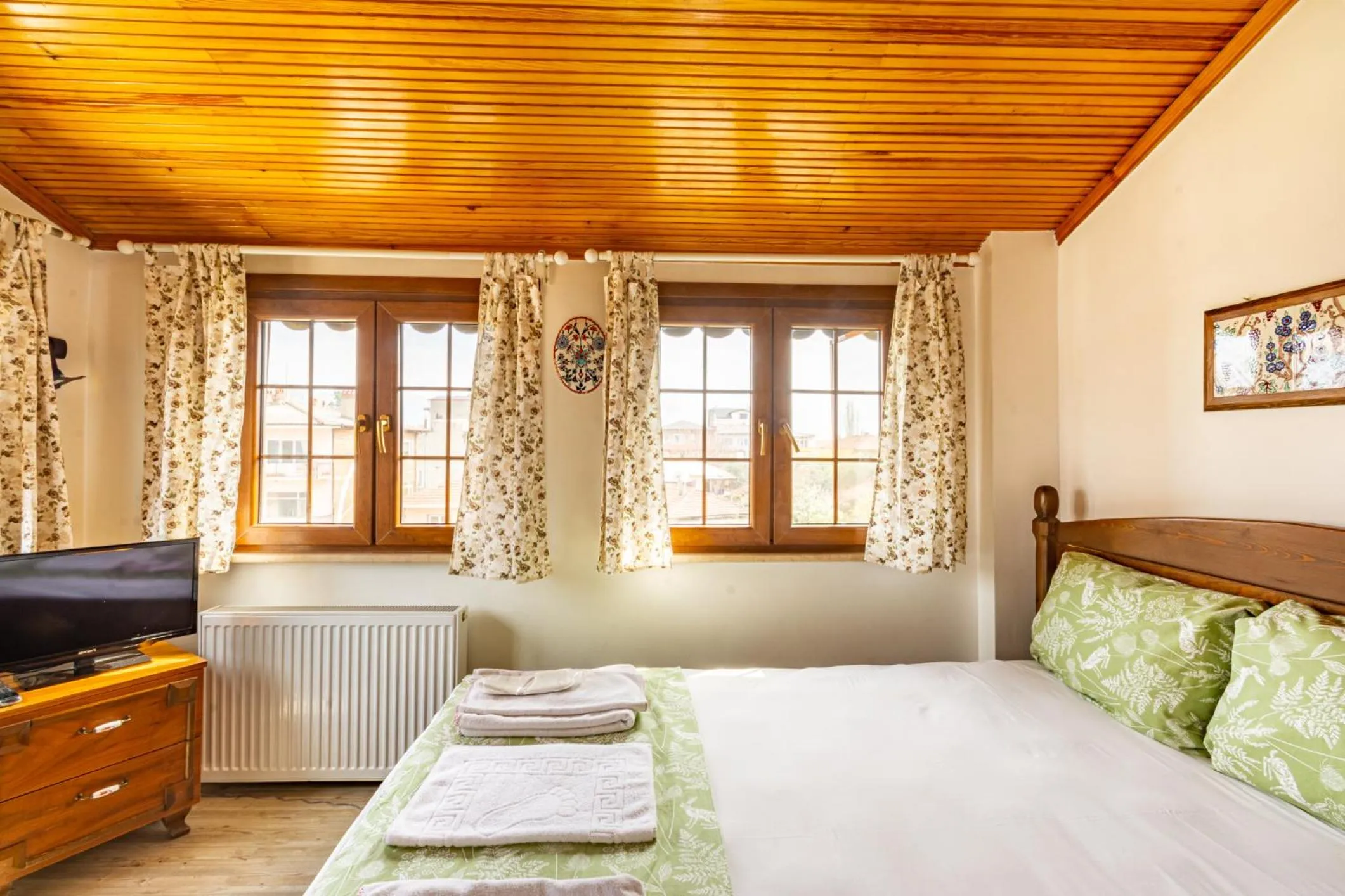 Bedroom, Bed in İznik Seyir Otel