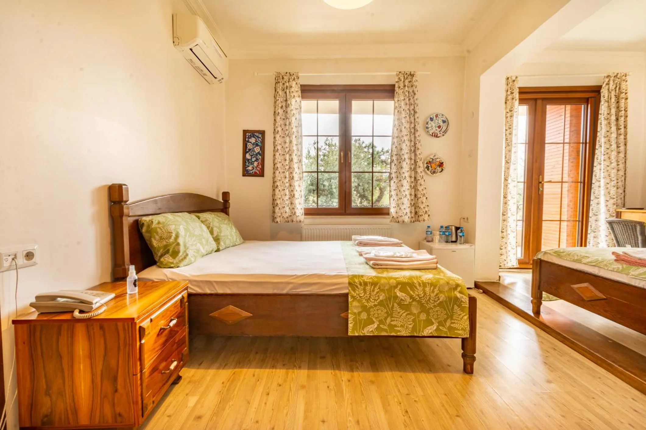 Bedroom, Bed in İznik Seyir Otel