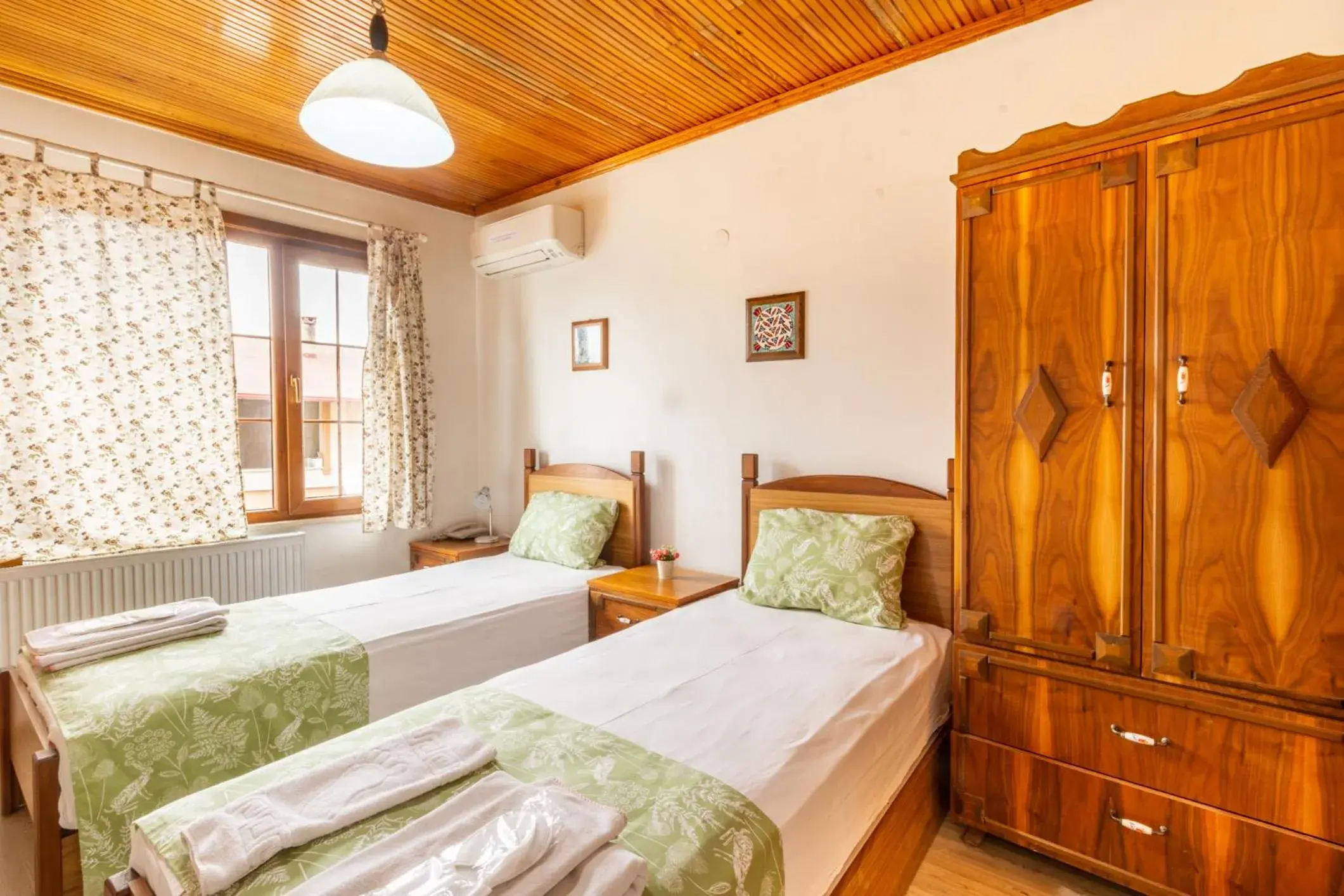 Deluxe Twin Room in İznik Seyir Otel Deluxe Twin Room in İznik Seyir Otel