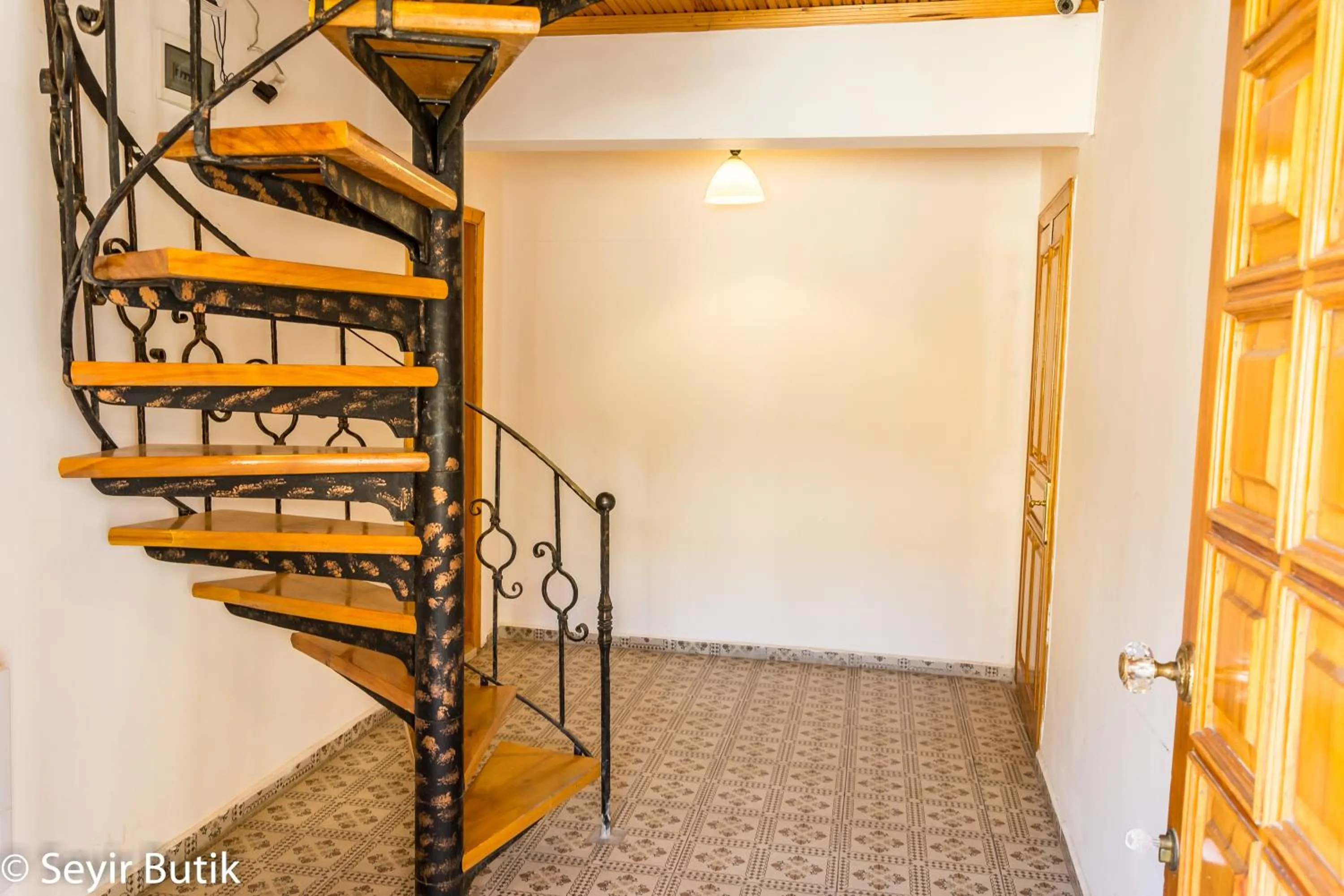 Facade/entrance in İznik Seyir Otel