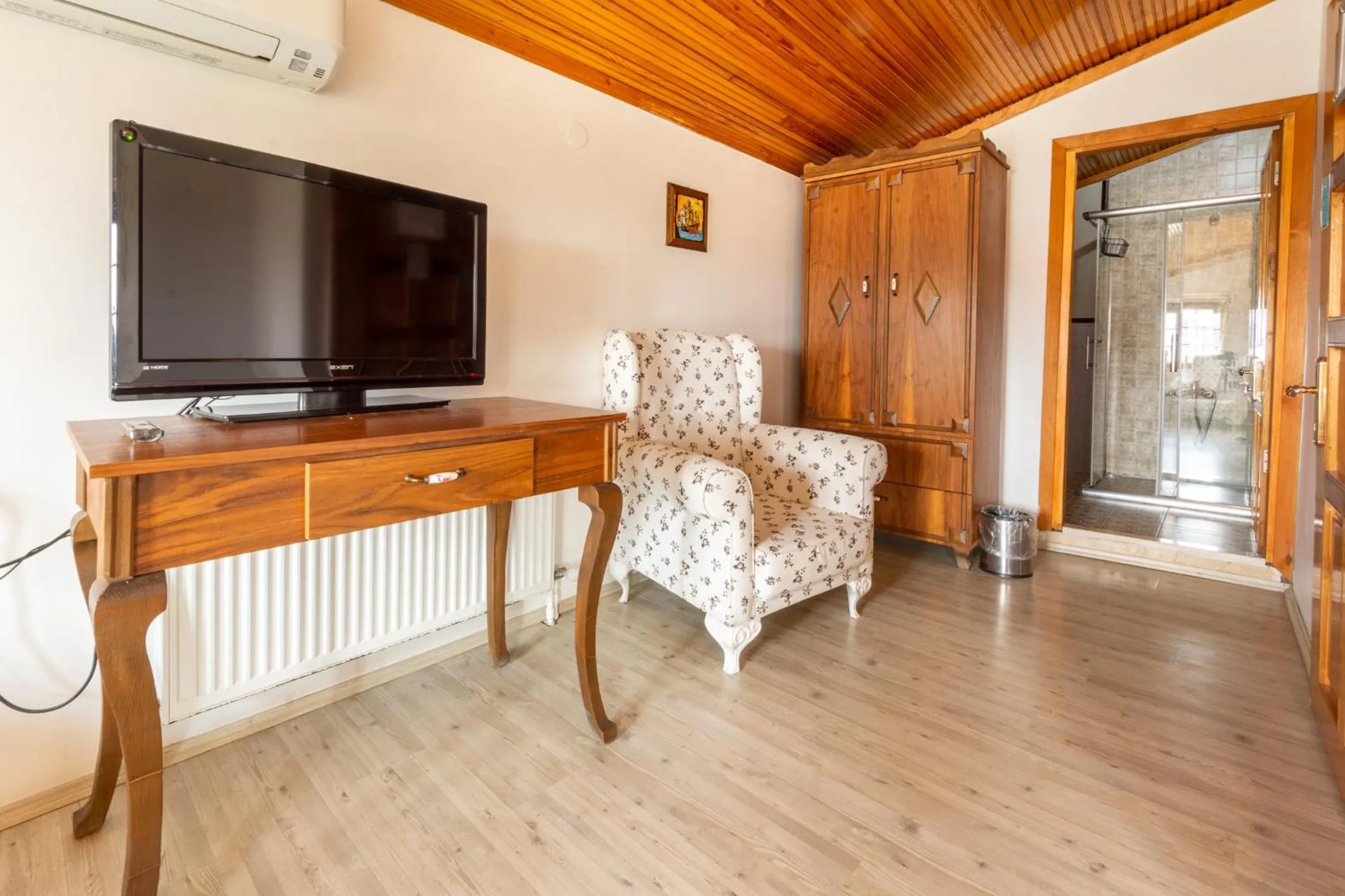 Bedroom in İznik Seyir Otel