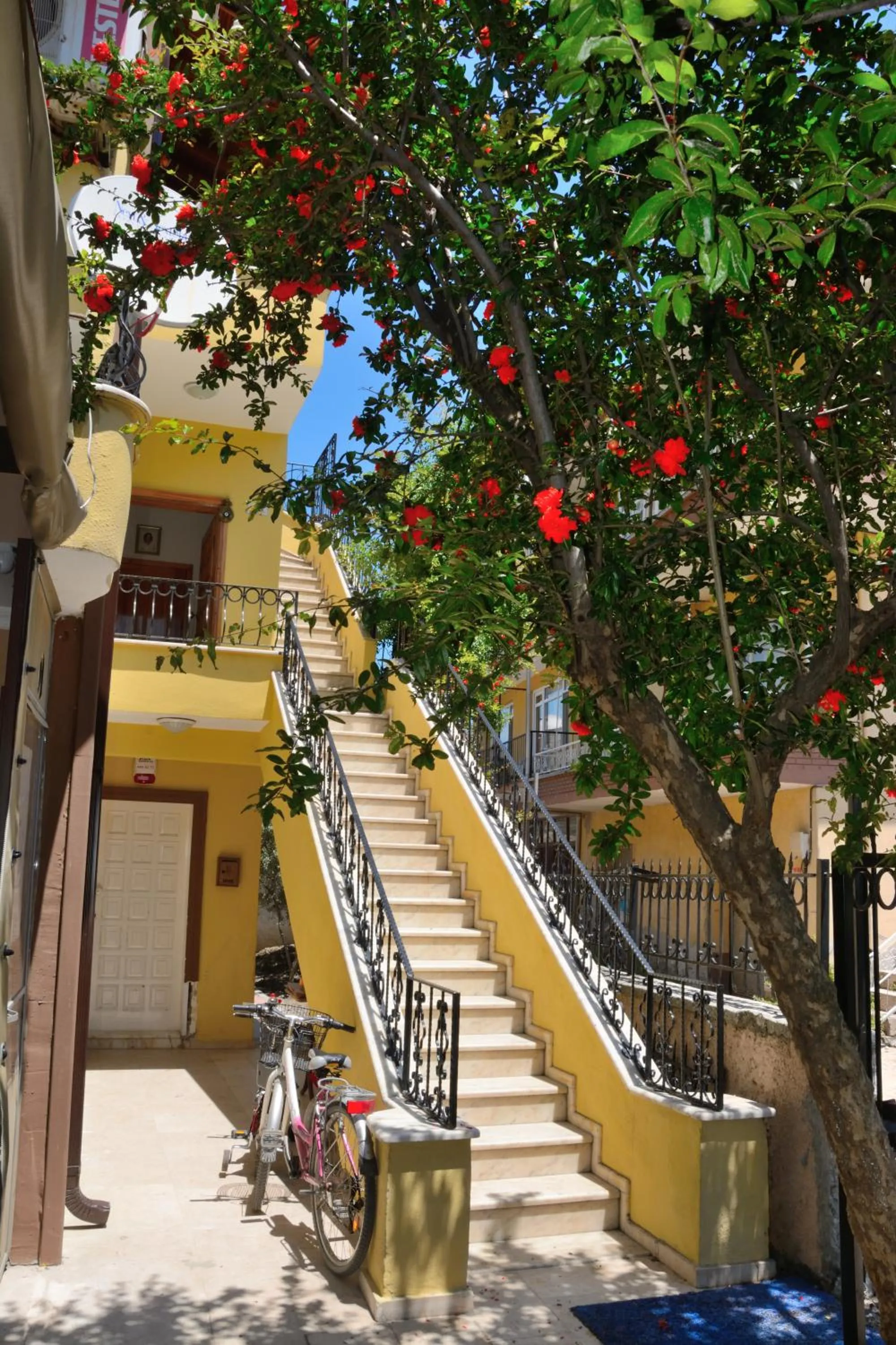 Decorative detail in İznik Seyir Otel