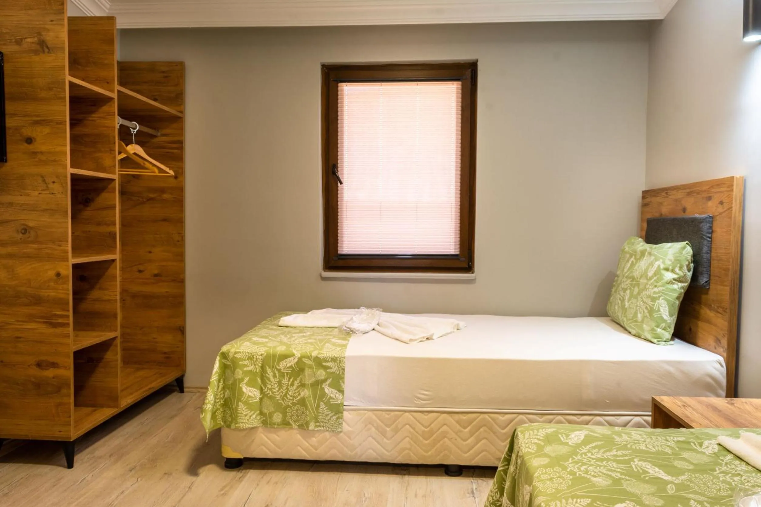 Photo of the whole room, Bed in İznik Seyir Otel