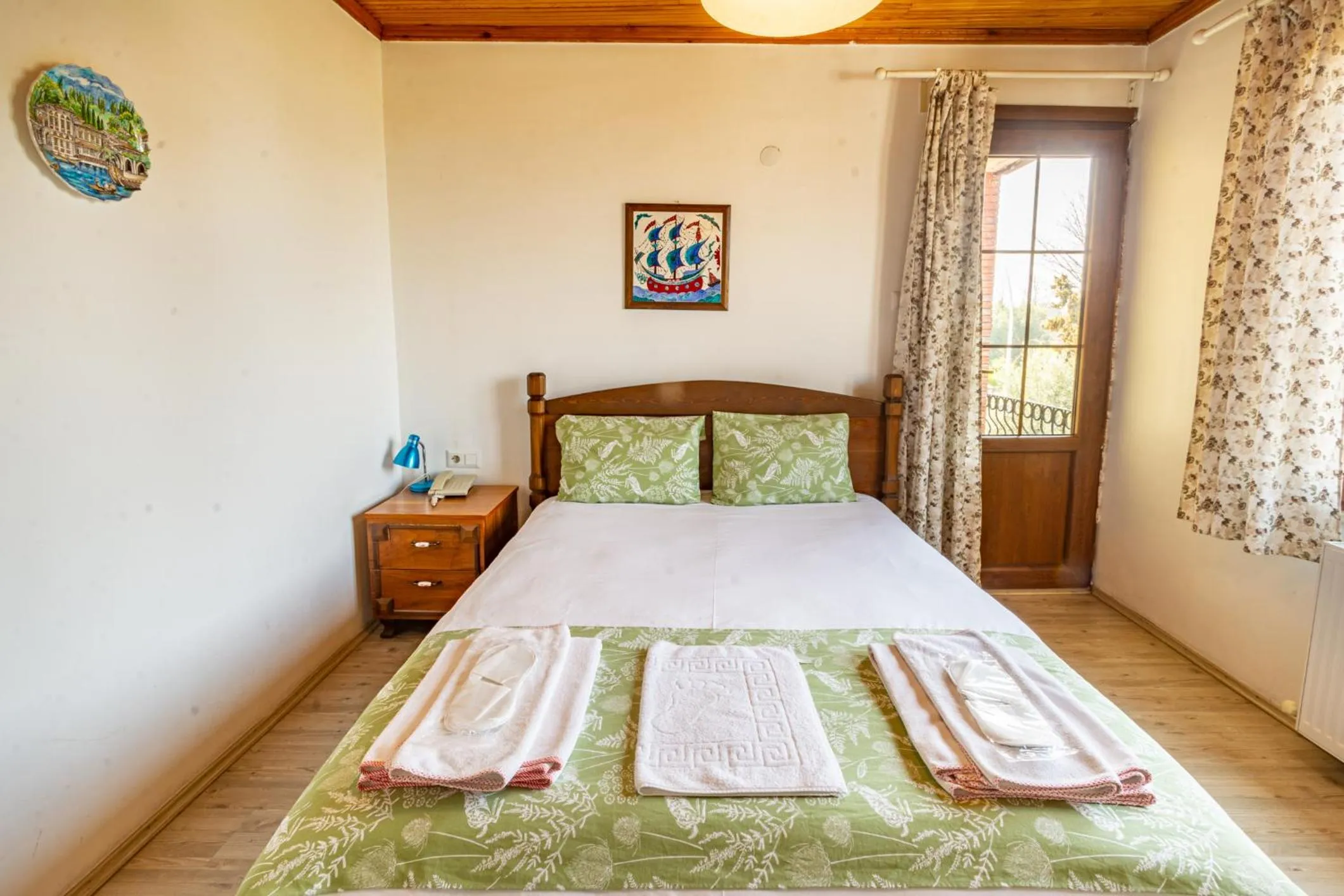 Bedroom, Bed in İznik Seyir Otel