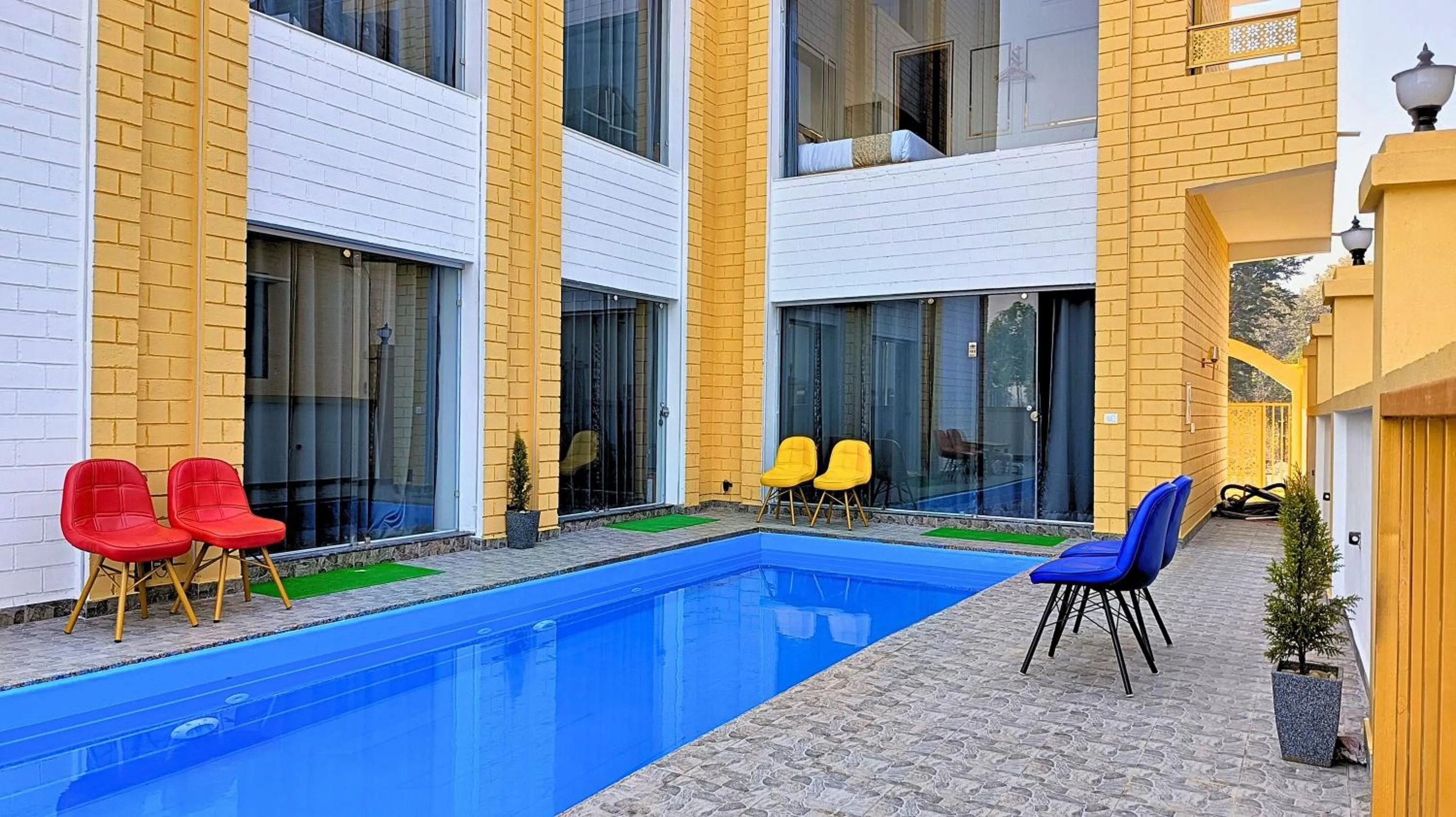 Swimming pool in Asapin Vanymahal