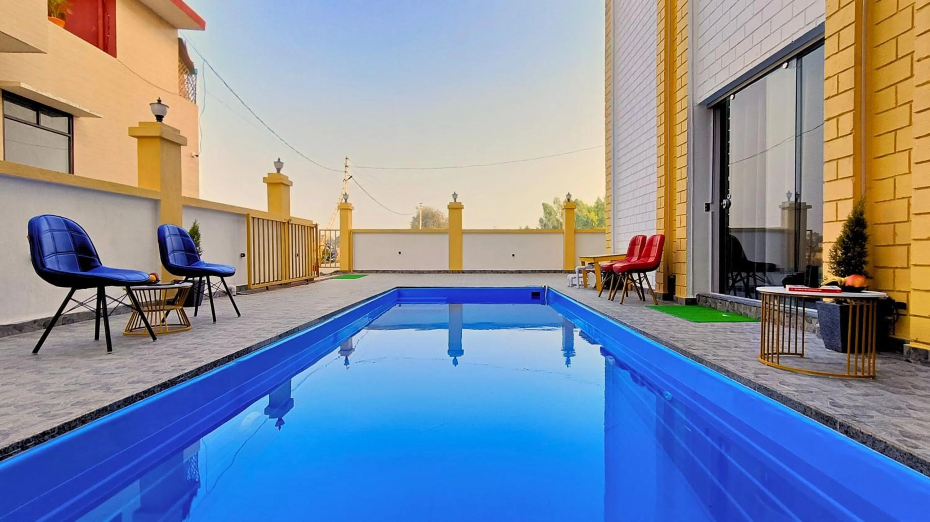 Swimming pool in Asapin Vanymahal
