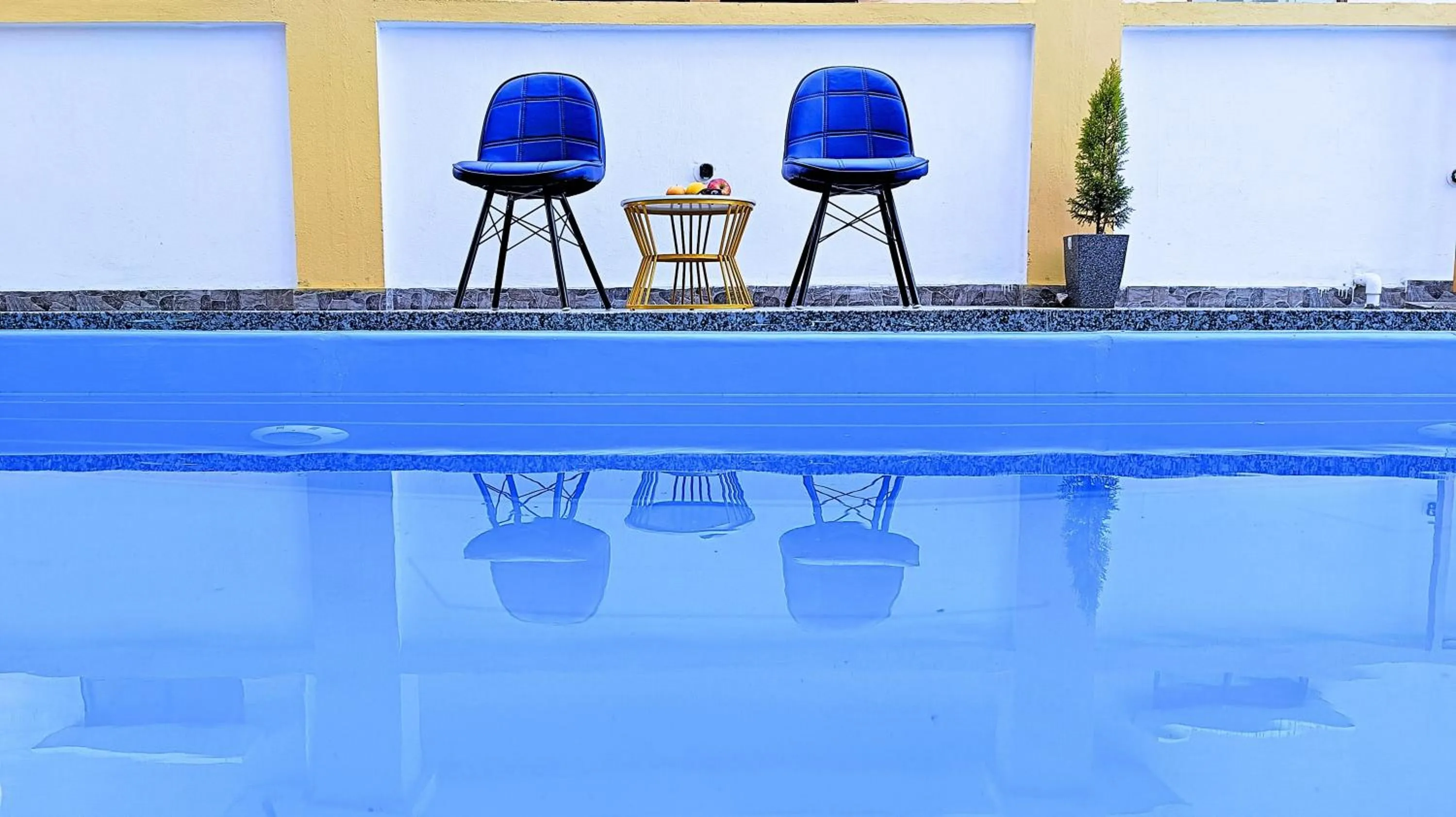 Swimming pool in Asapin Vanymahal