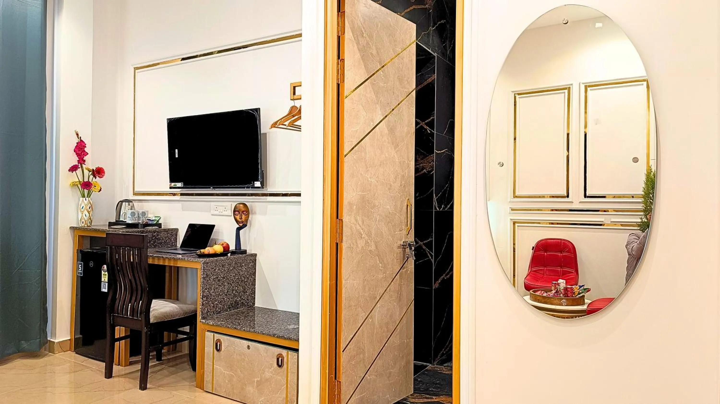 View (from property/room) in Asapin Vanymahal