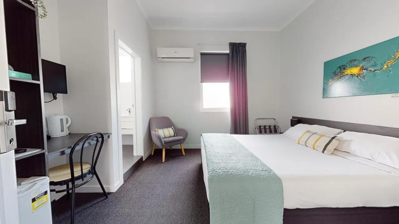 Bed in Doctor Syntax Hotel