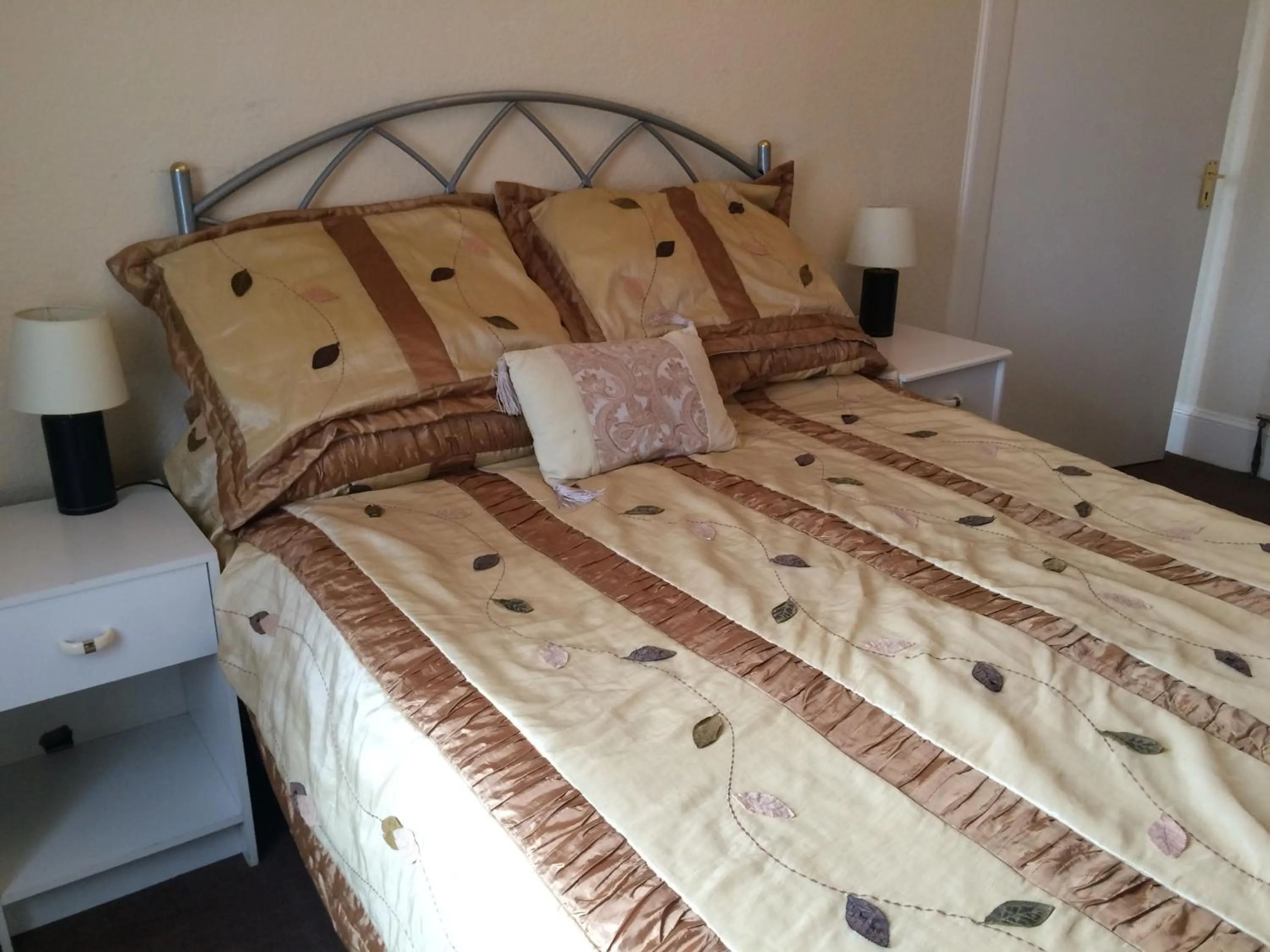 Bed in Ardgarry Holiday House