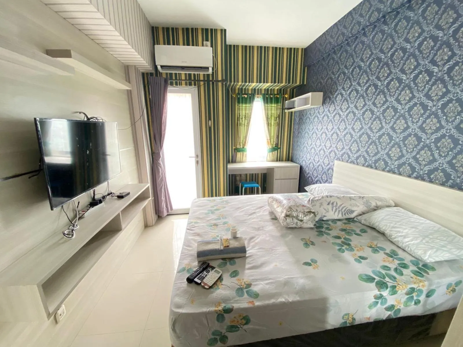 Bedroom, Bed in Tmansari Mahogany Apartement By Cozy