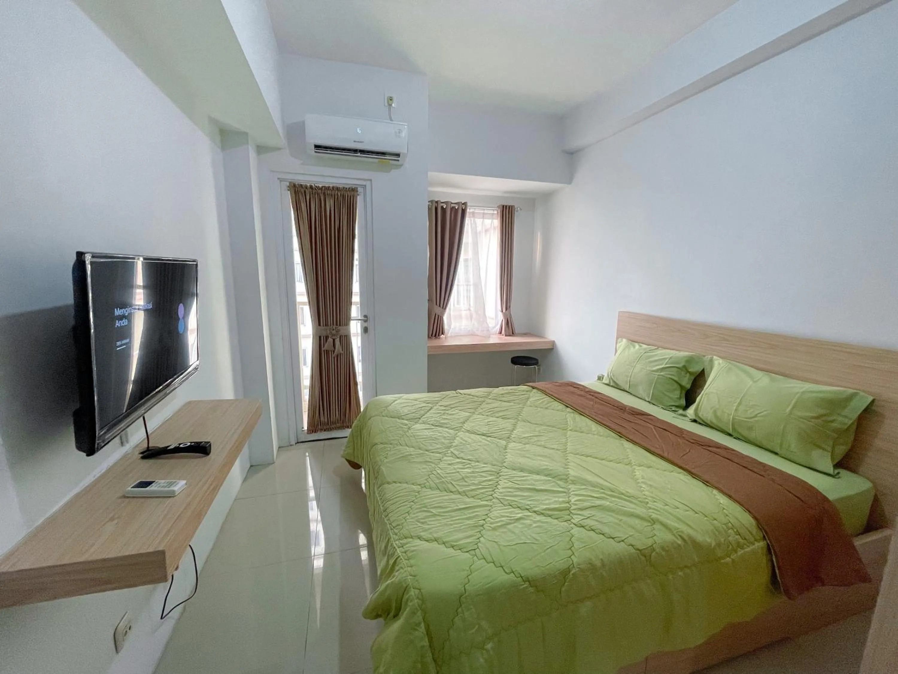 Bedroom, Bed in Tmansari Mahogany Apartement By Cozy