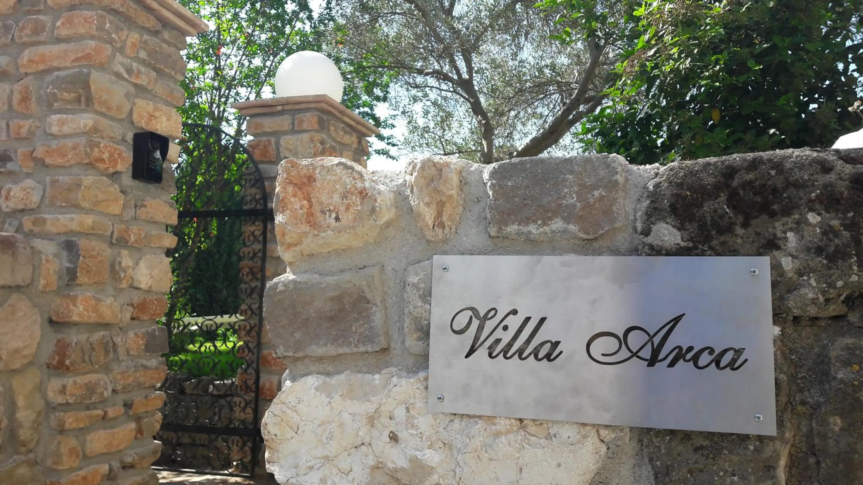Logo/Certificate/Sign in Villa Arca