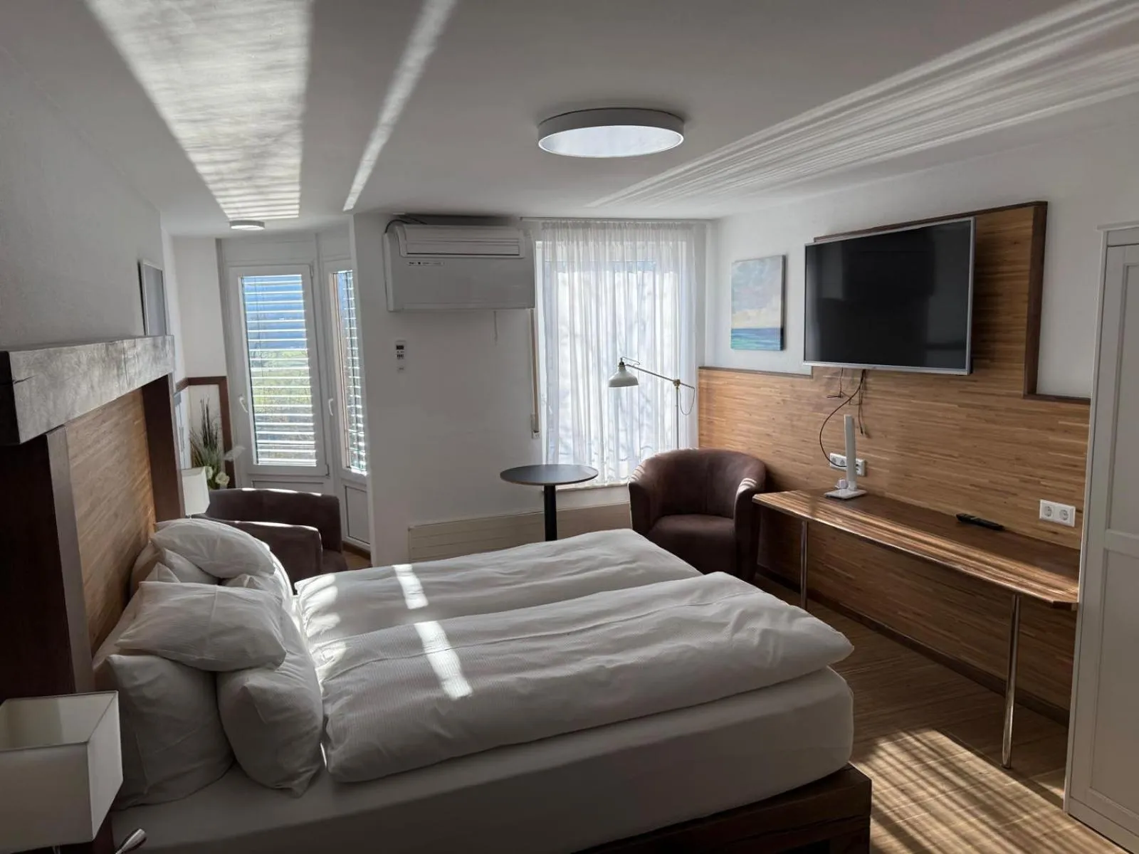 Bed in Hotel Schöne Aussicht