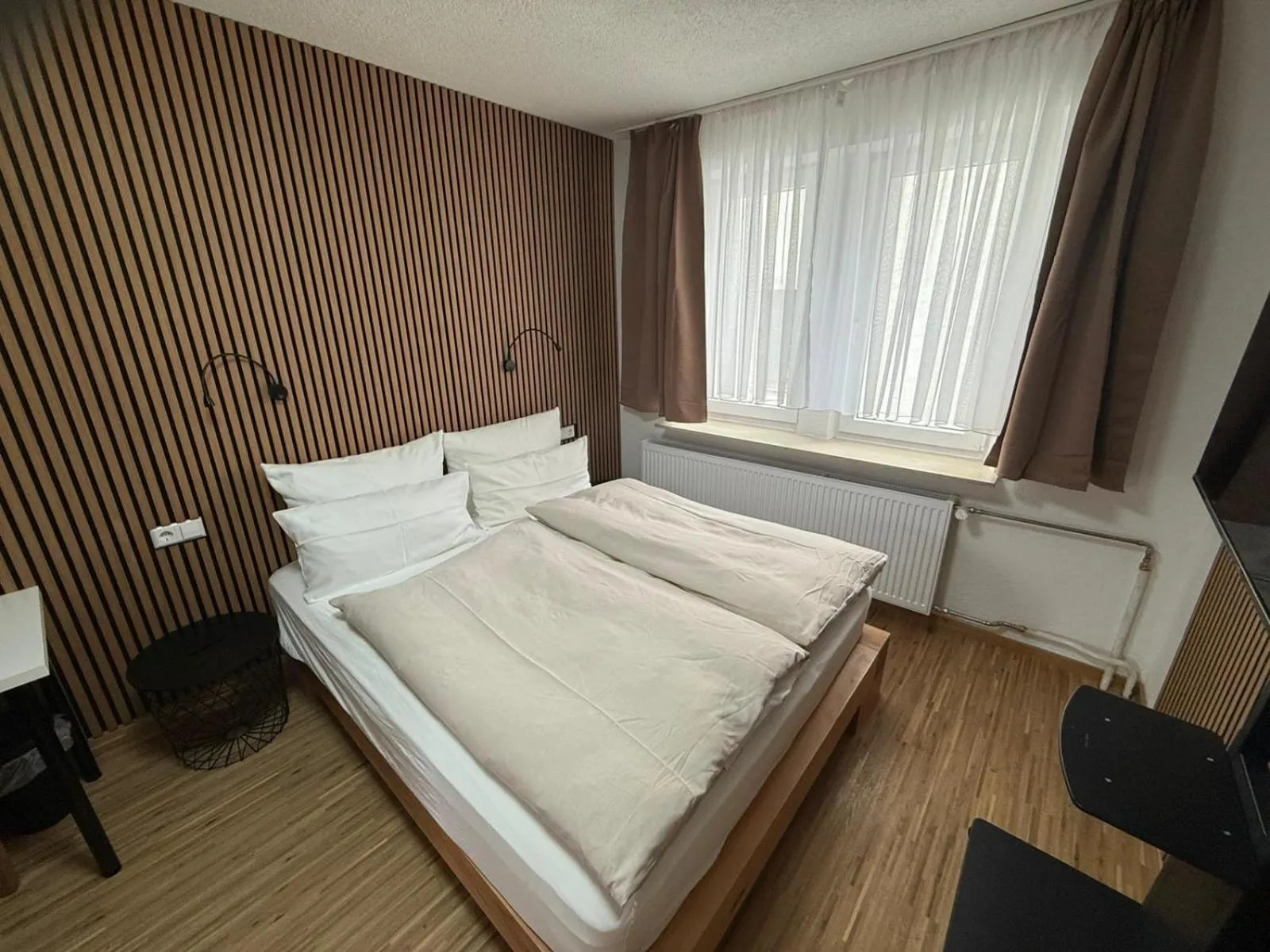 Bed in Hotel Schöne Aussicht renoviert