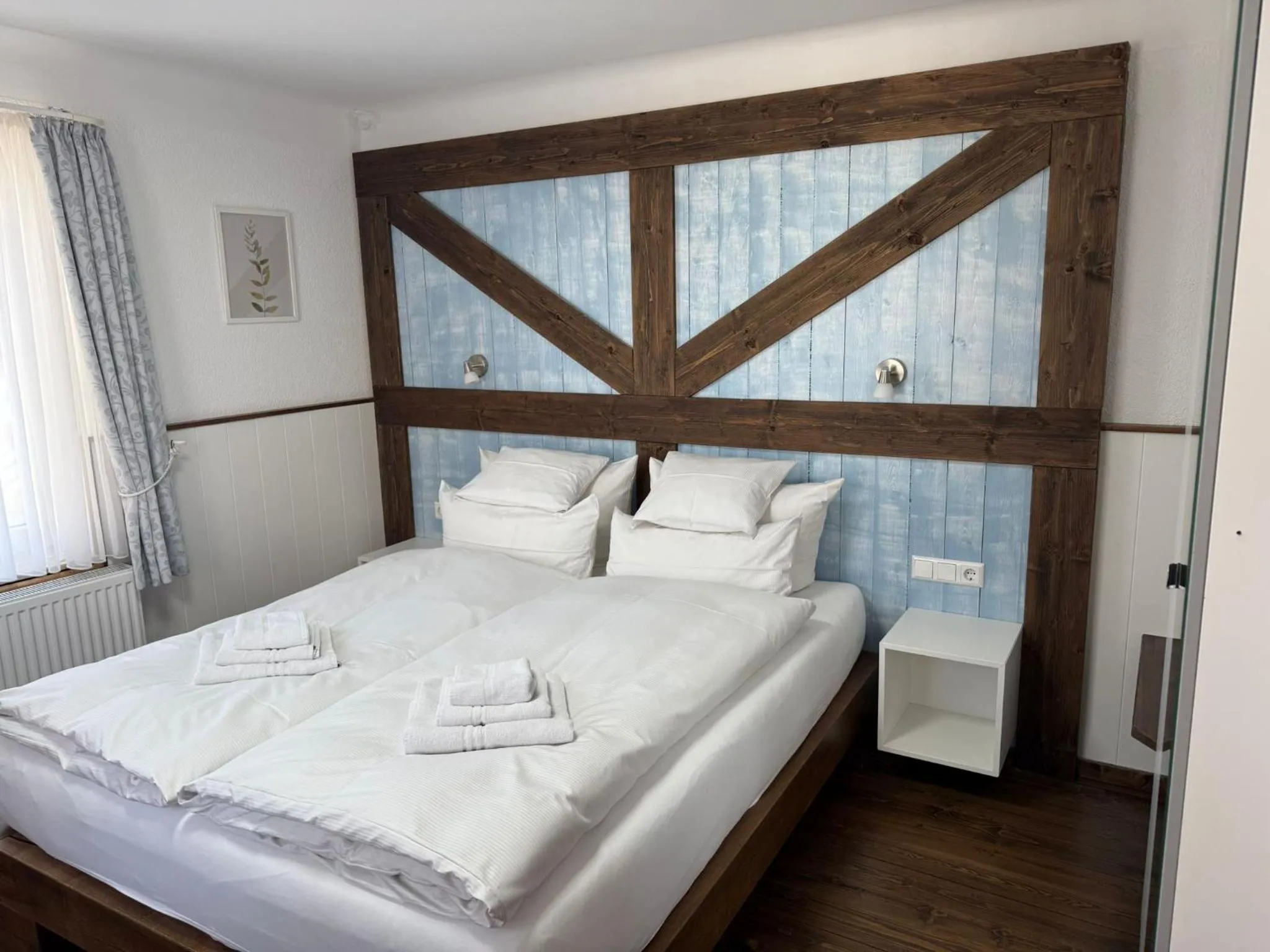 Bed in Hotel Schöne Aussicht