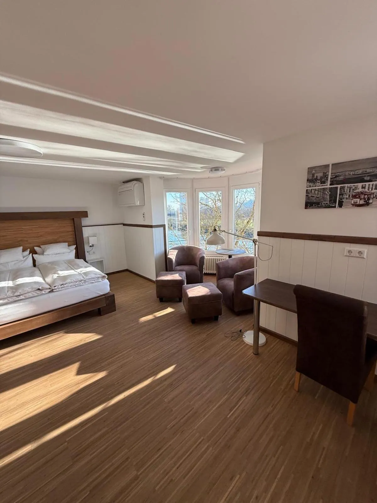 Bed in Hotel Schöne Aussicht