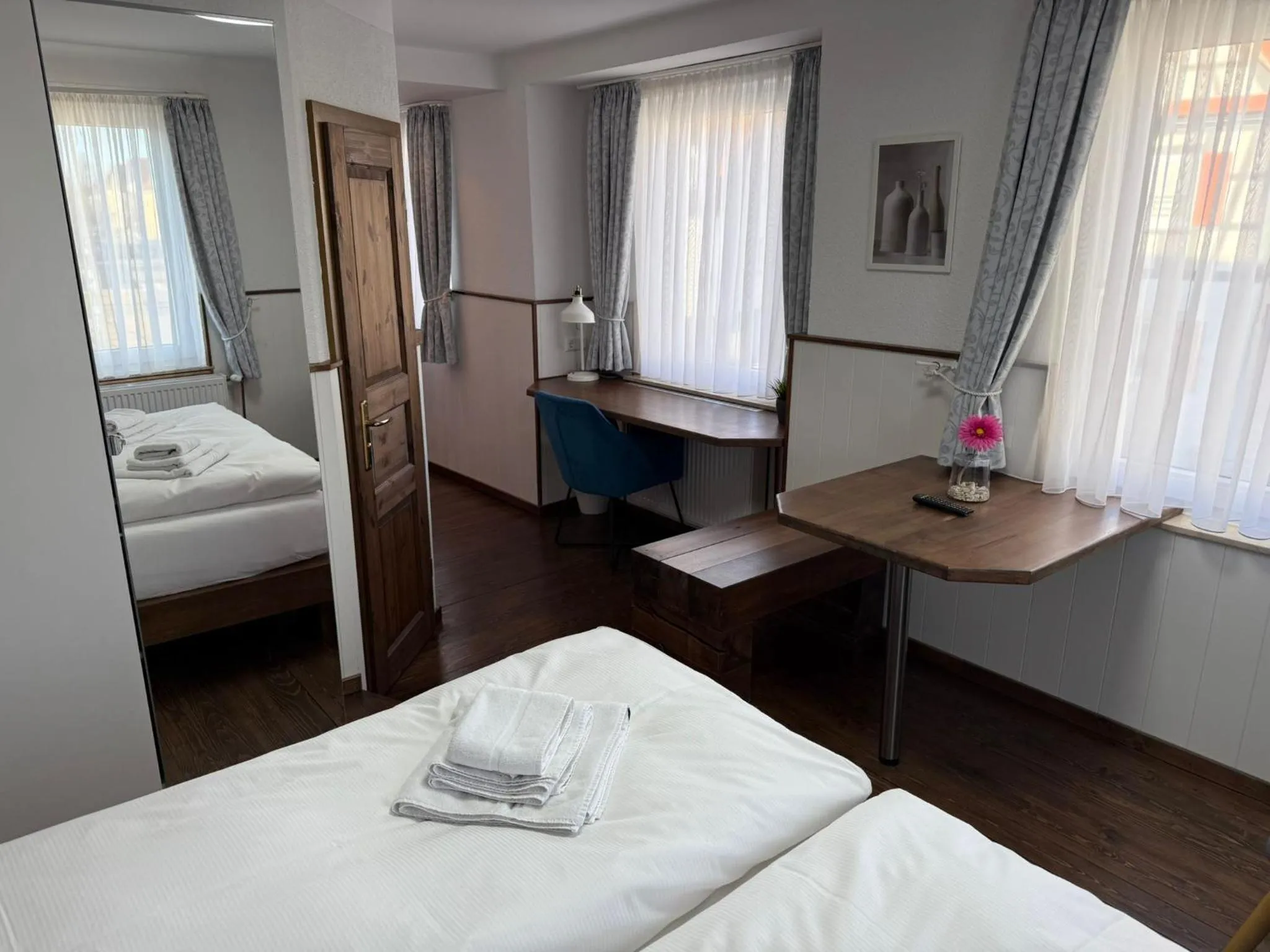 Bed in Hotel Schöne Aussicht