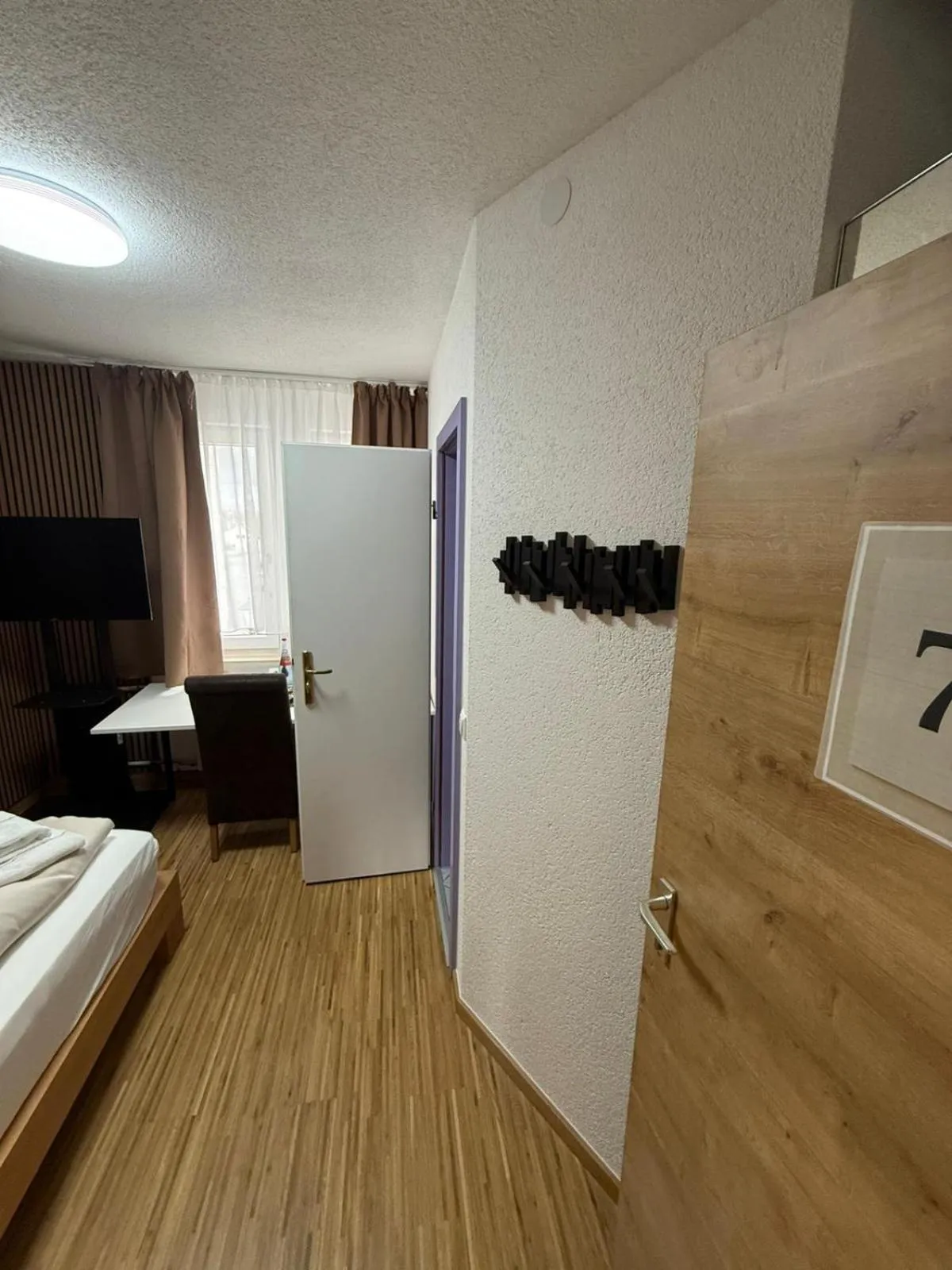 Bed in Hotel Schöne Aussicht renoviert