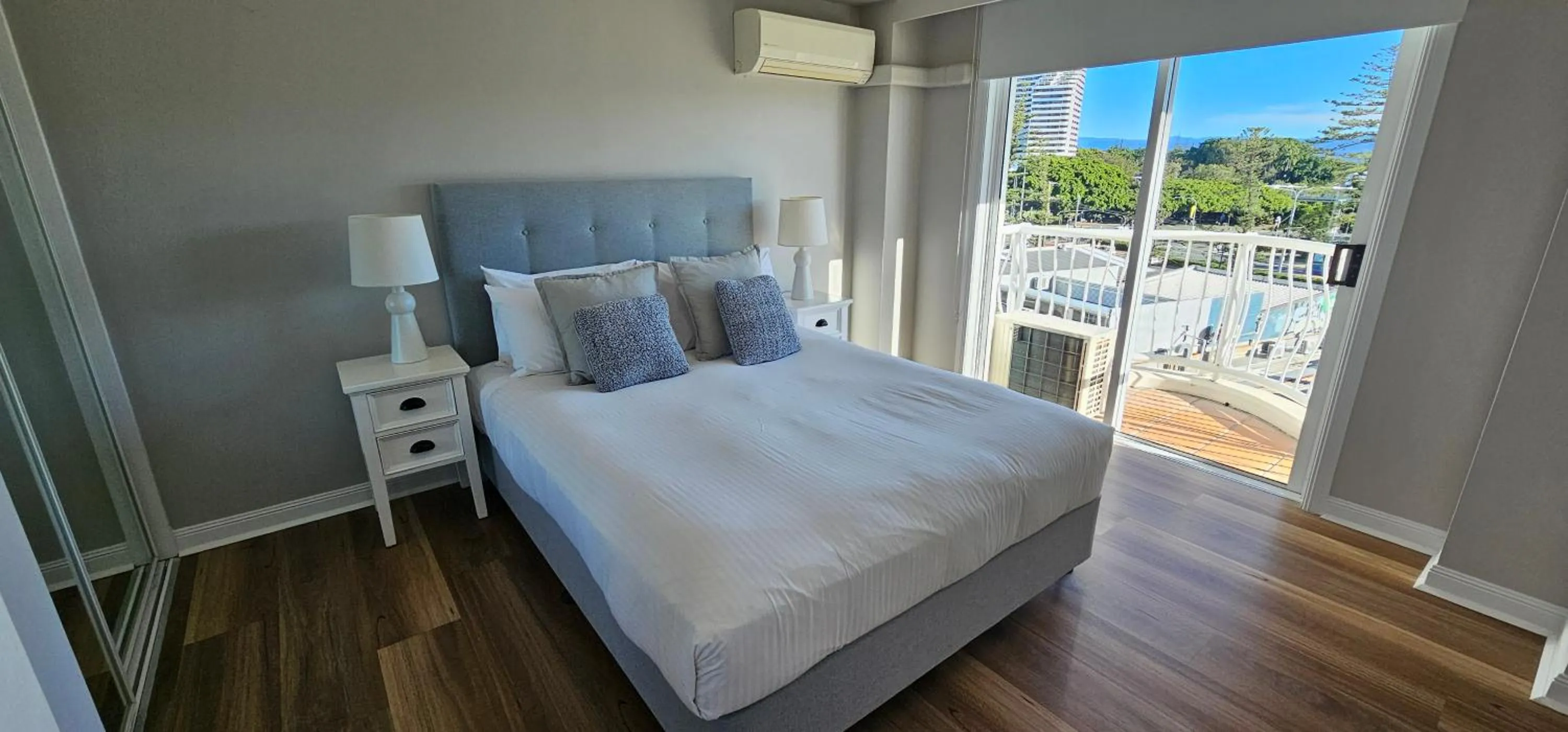Bedroom, Bed in Broadbeach Holiday Apartments