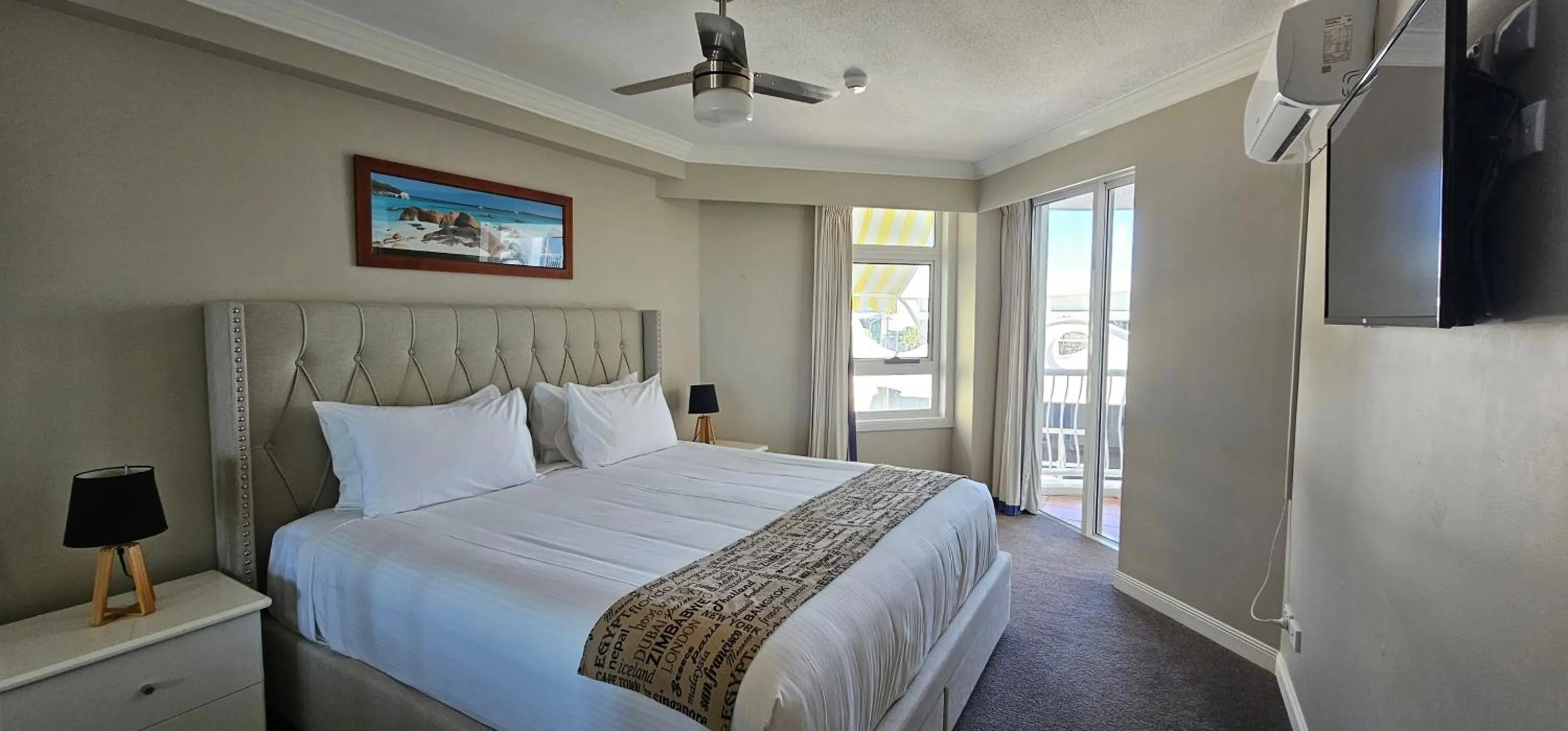 Bedroom, Bed in Broadbeach Holiday Apartments