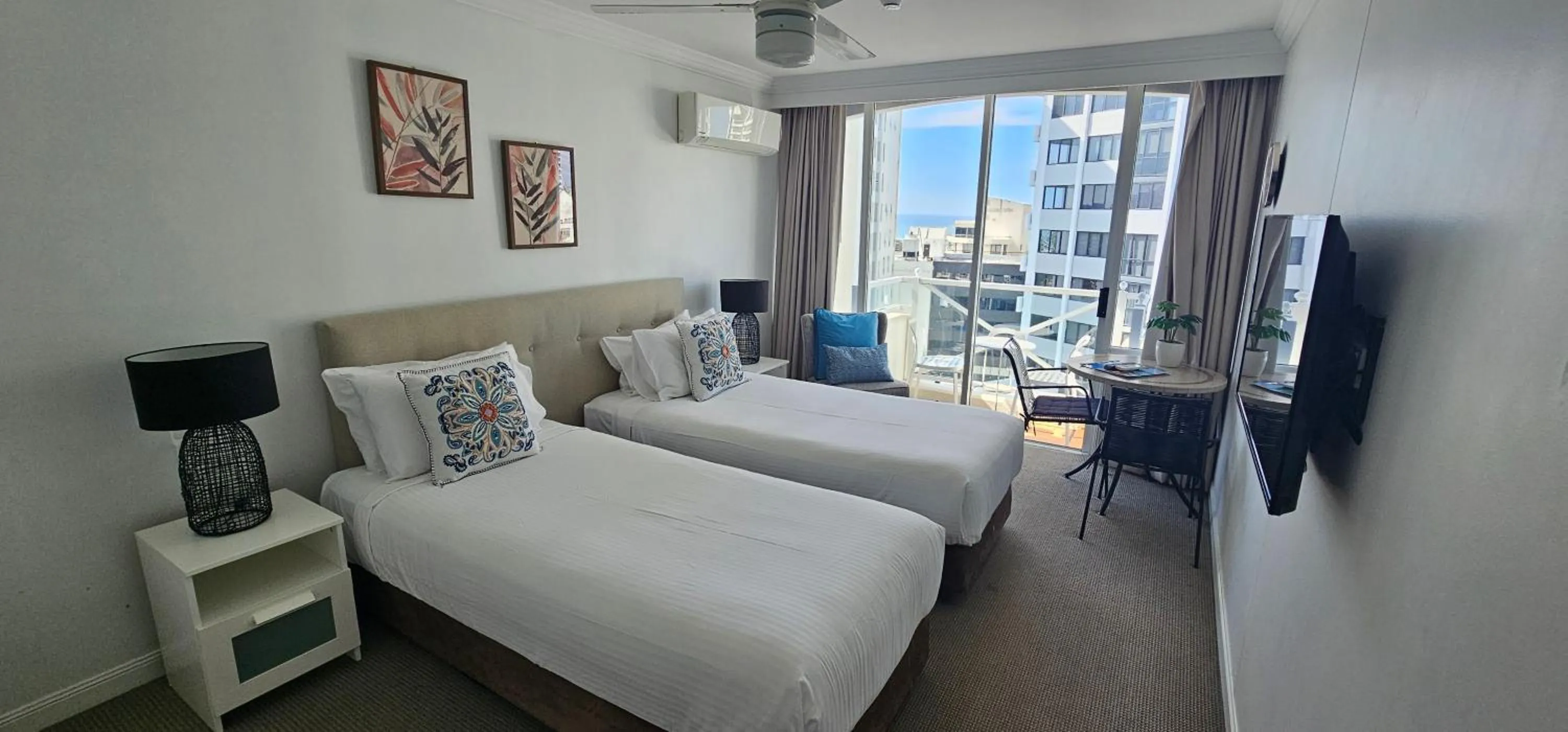 Bedroom, Bed in Broadbeach Holiday Apartments