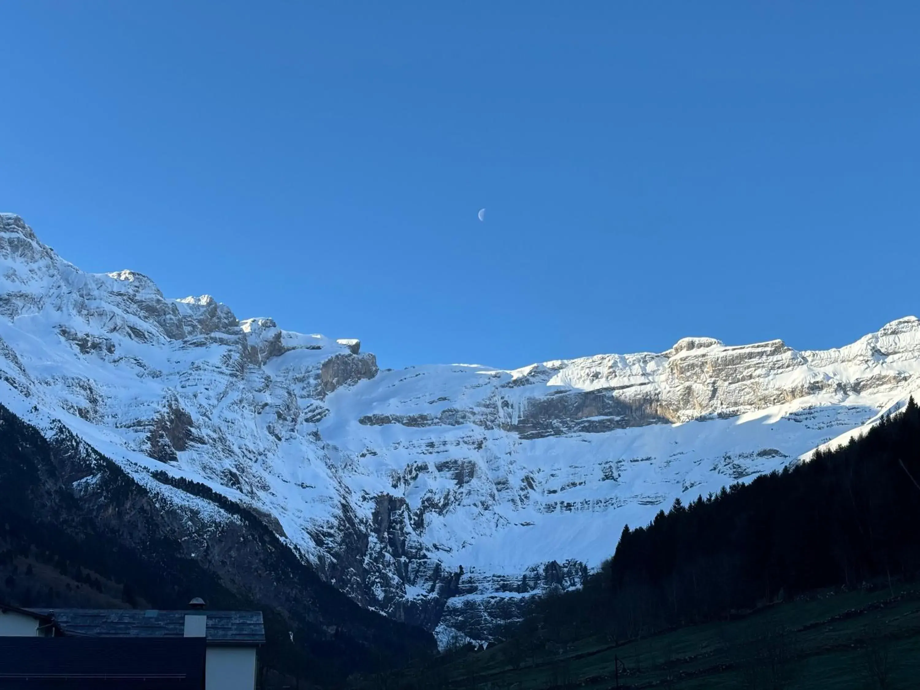 King Room with Mountain View in Hotel le Taillon King Room with Mountain View in Hotel le Taillon