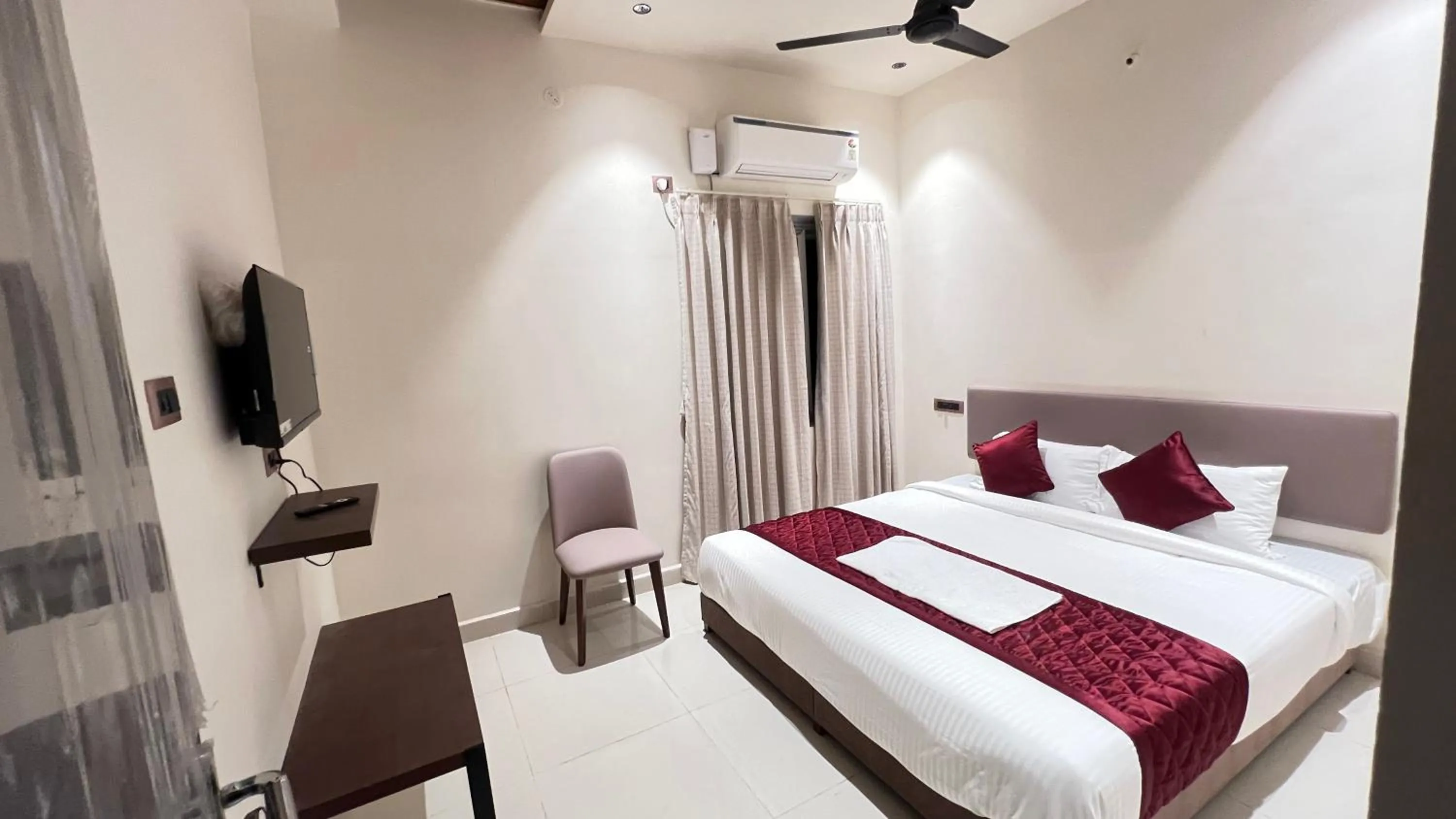 Bedroom in Hotel GMR Pearls