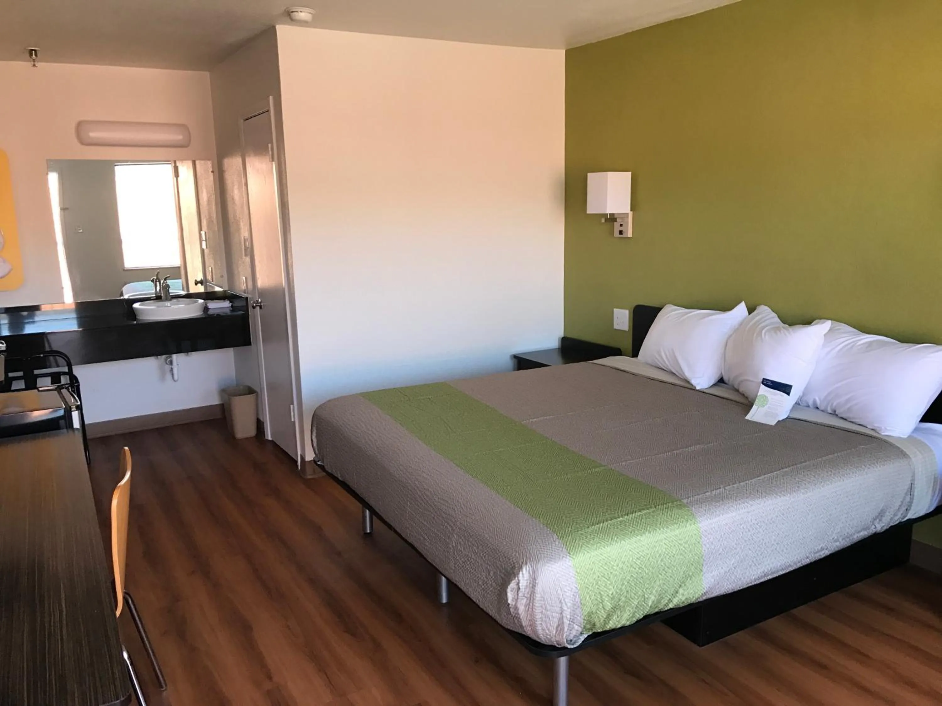 Bed in Motel 6 Abilene, TX - East