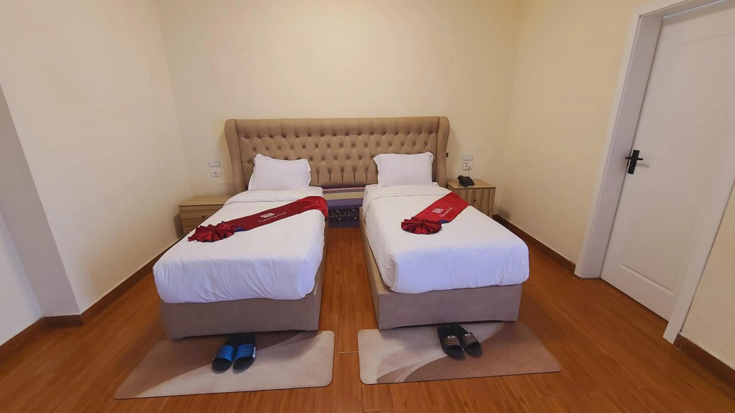 Bed in Nahusenay hotel