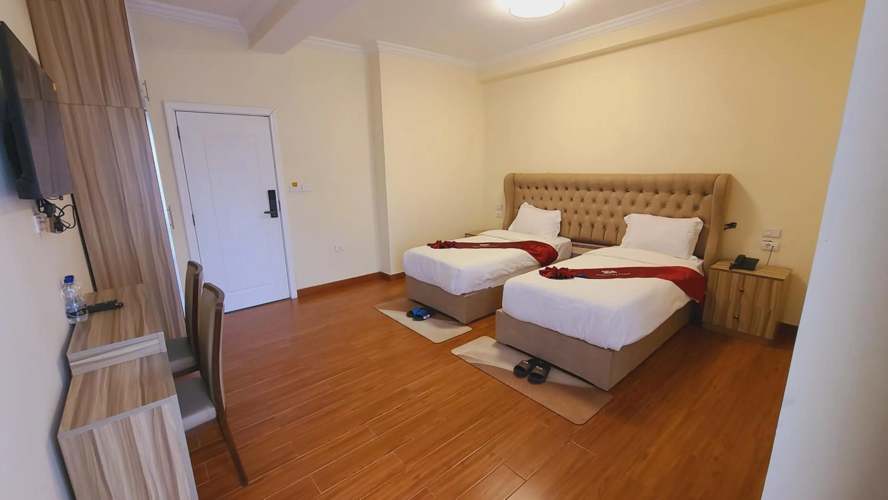 Photo of the whole room, Bed in Nahusenay hotel