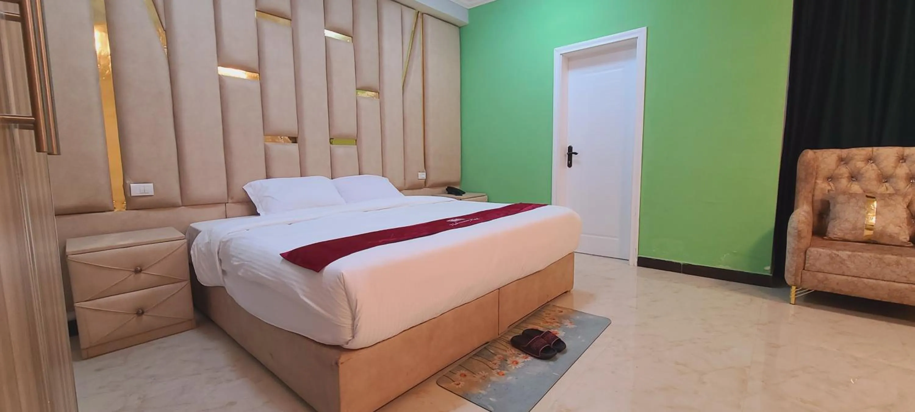 Bed in Nahusenay hotel