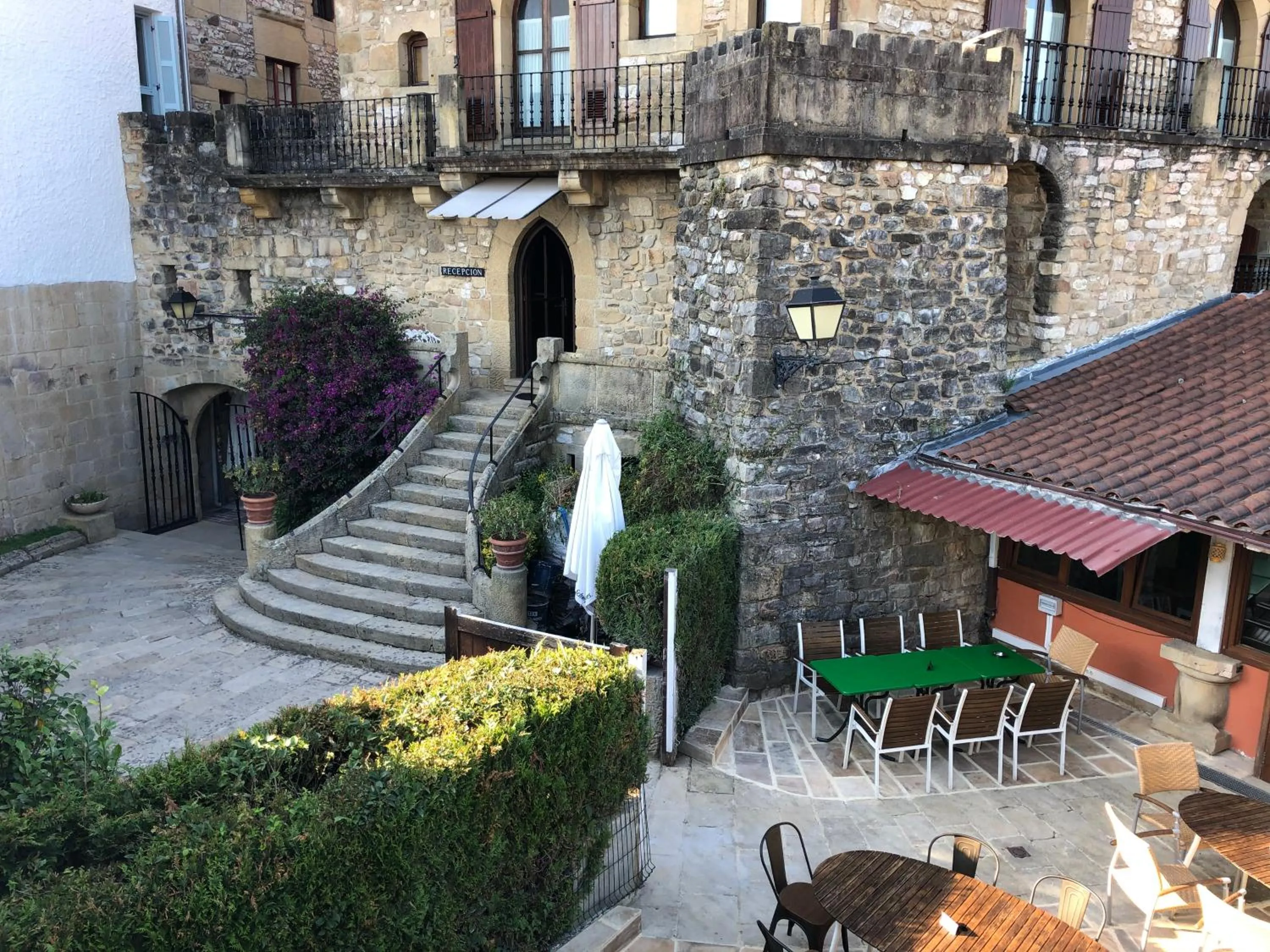 Facade/entrance in Hotel Palacio Obispo