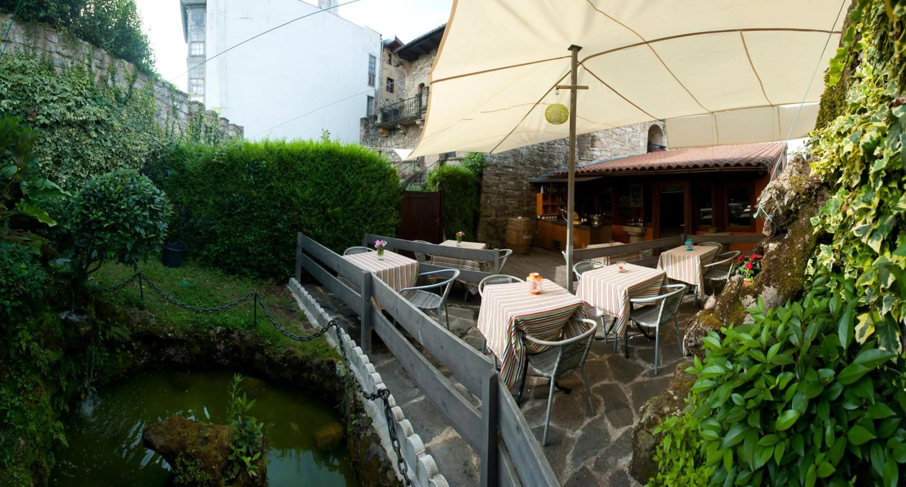 Patio in Hotel Palacio Obispo