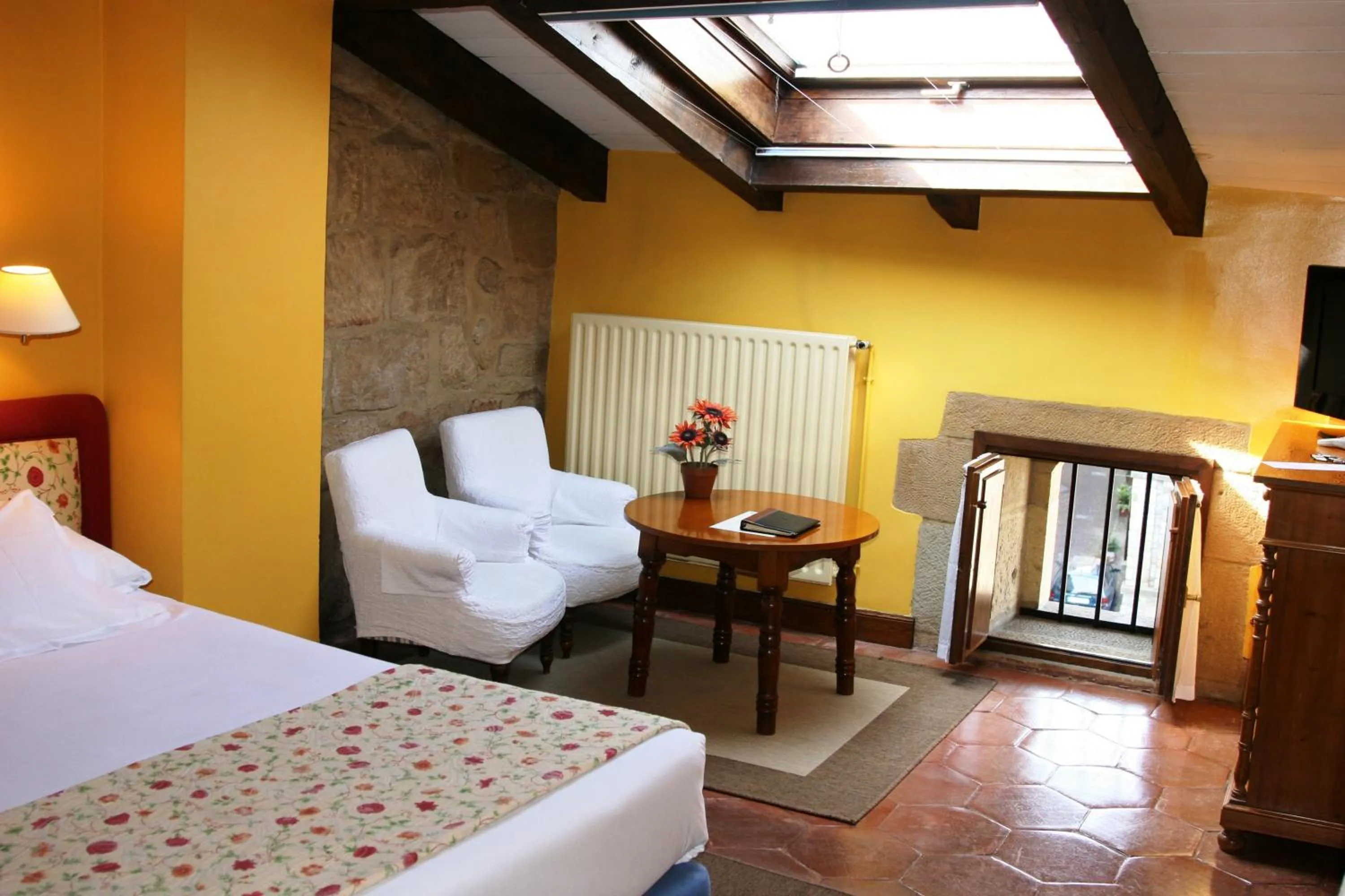 Photo of the whole room, Bed in Hotel Palacio Obispo