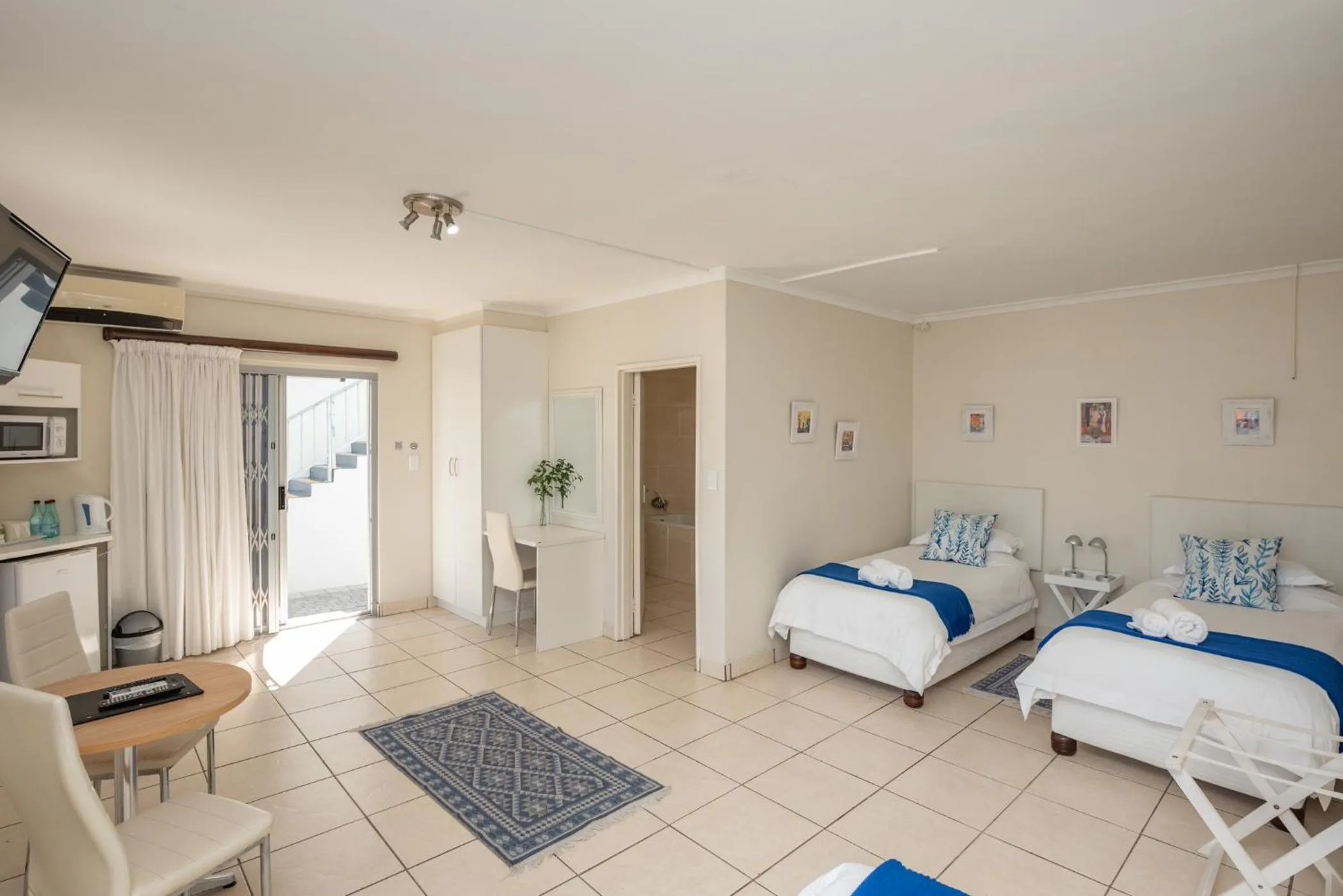 Photo of the whole room, Bed in Millard Crescent Guest House