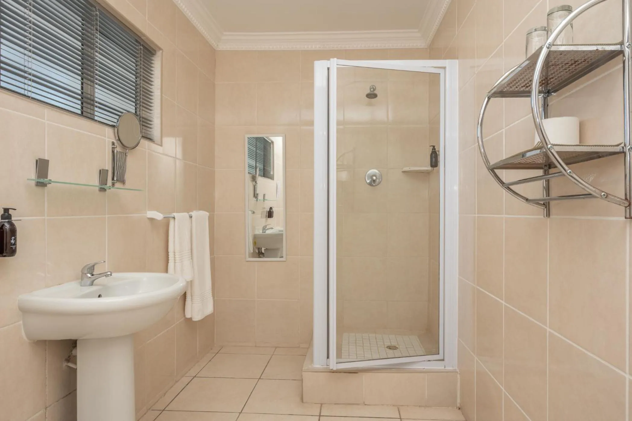 Bathroom in Millard Crescent Guest House