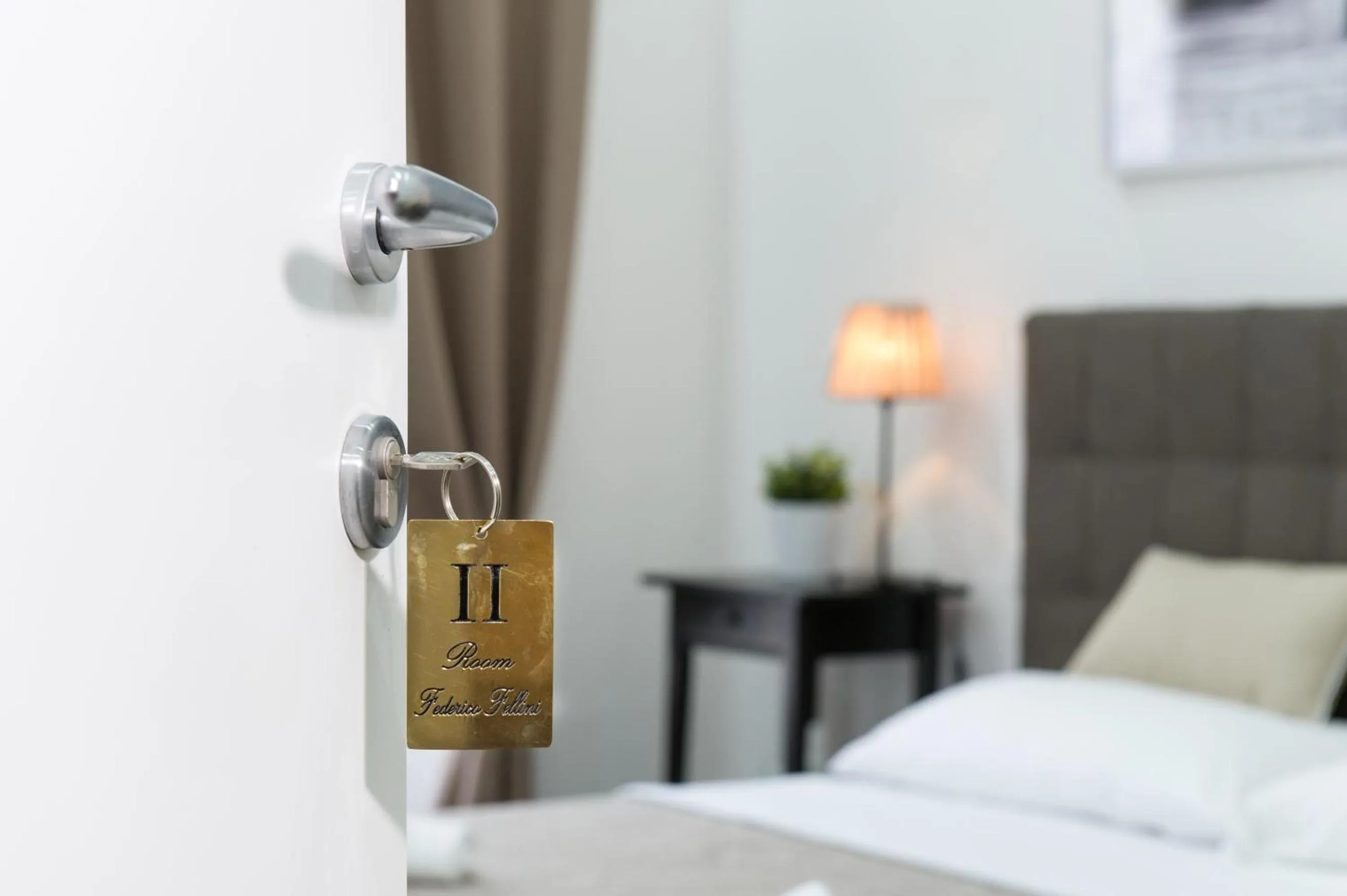 Text overlay, Bed in Nido all'Aventino