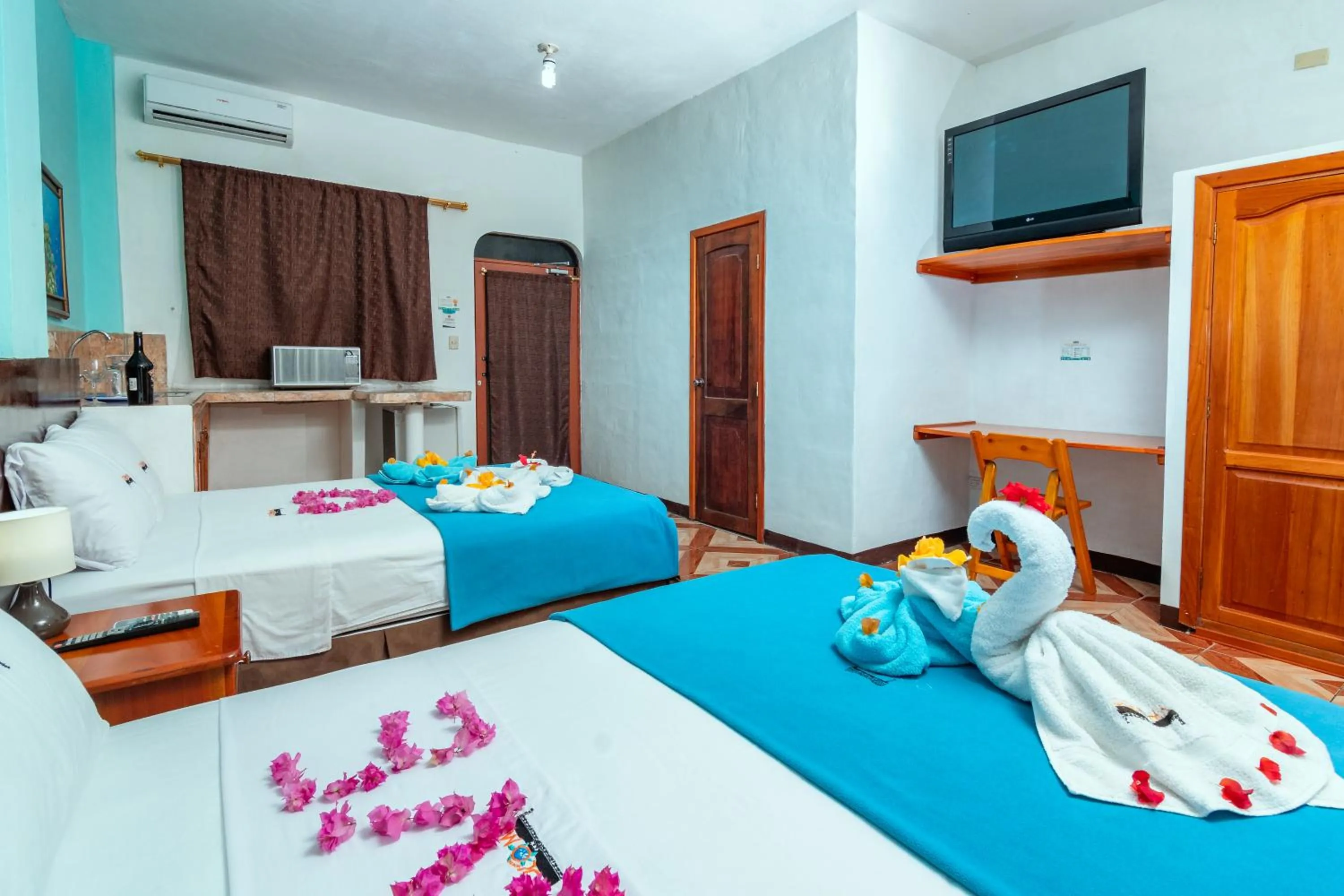 Bed in Hotel Coloma Galapagos