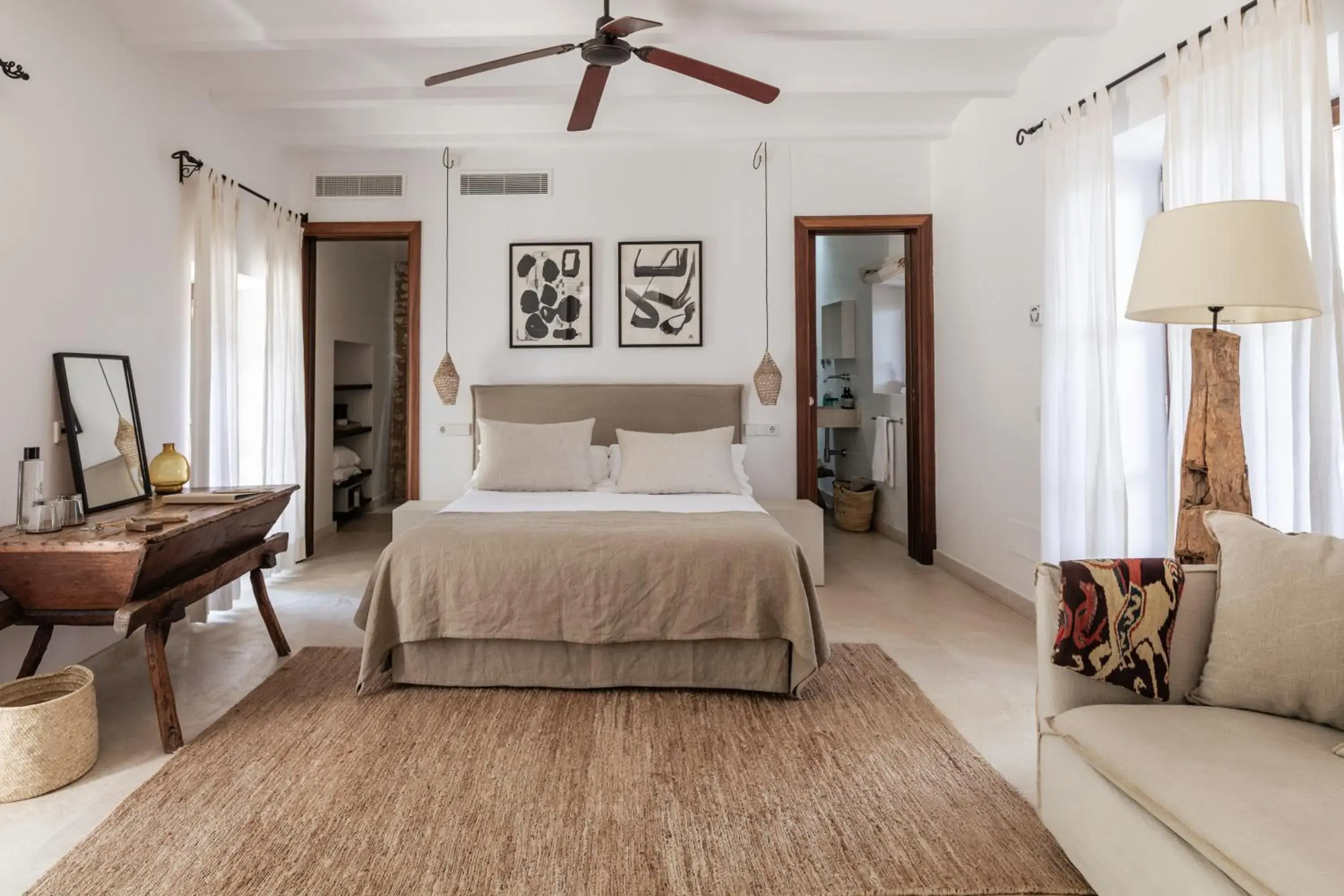 Two-Bedroom Suite in Cal Reiet Holistic Retreat Two-Bedroom Suite in Cal Reiet Holistic Retreat